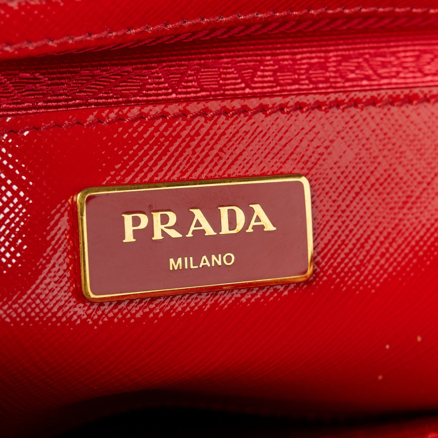 Saffiano Vernice Medium Promenade Tote Rosso