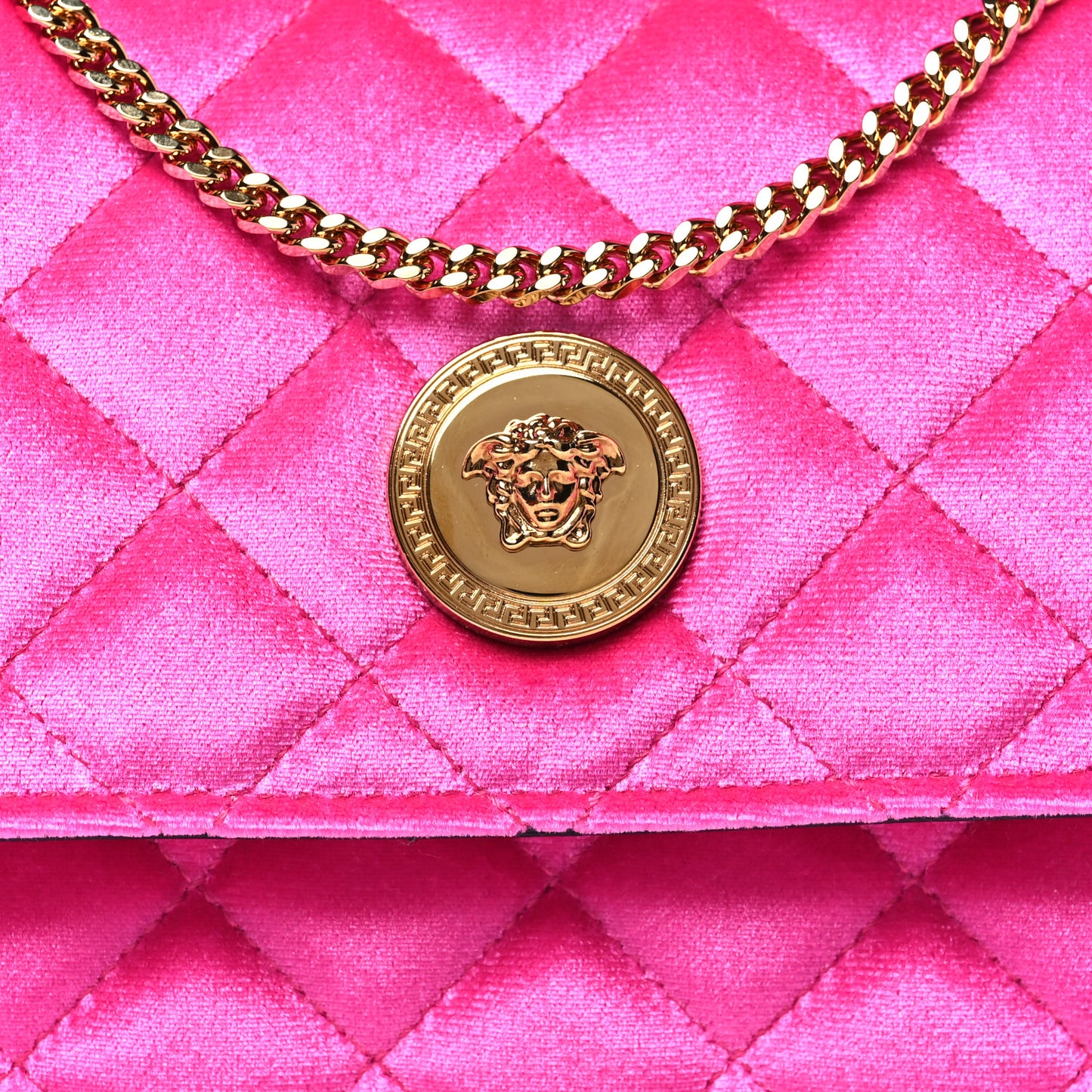 Velvet Quilted Medusa Wallet On Chain Pink