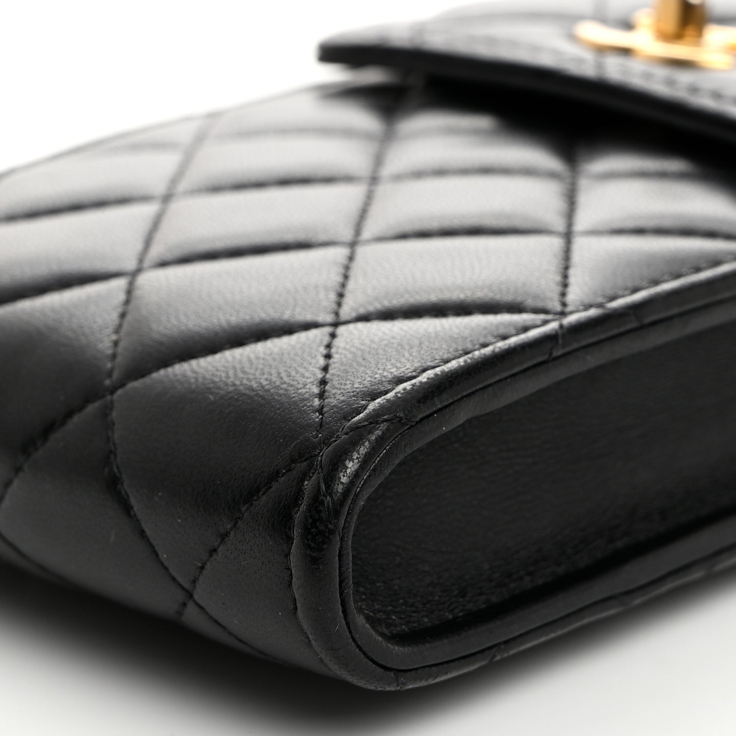 Lambskin Quilted Pearl Crush Phone Holder With Chain Black