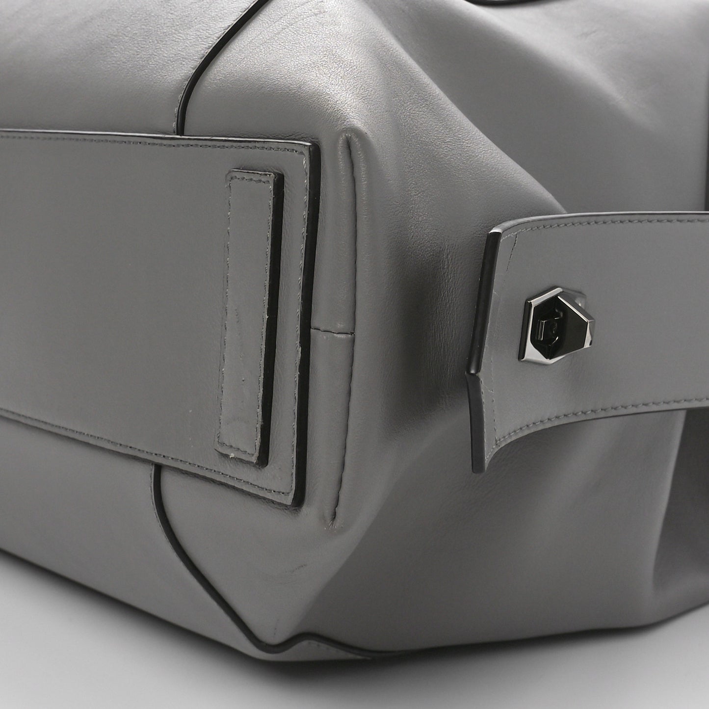 Soft Calfskin Medium Soft Antigona Pearl Grey