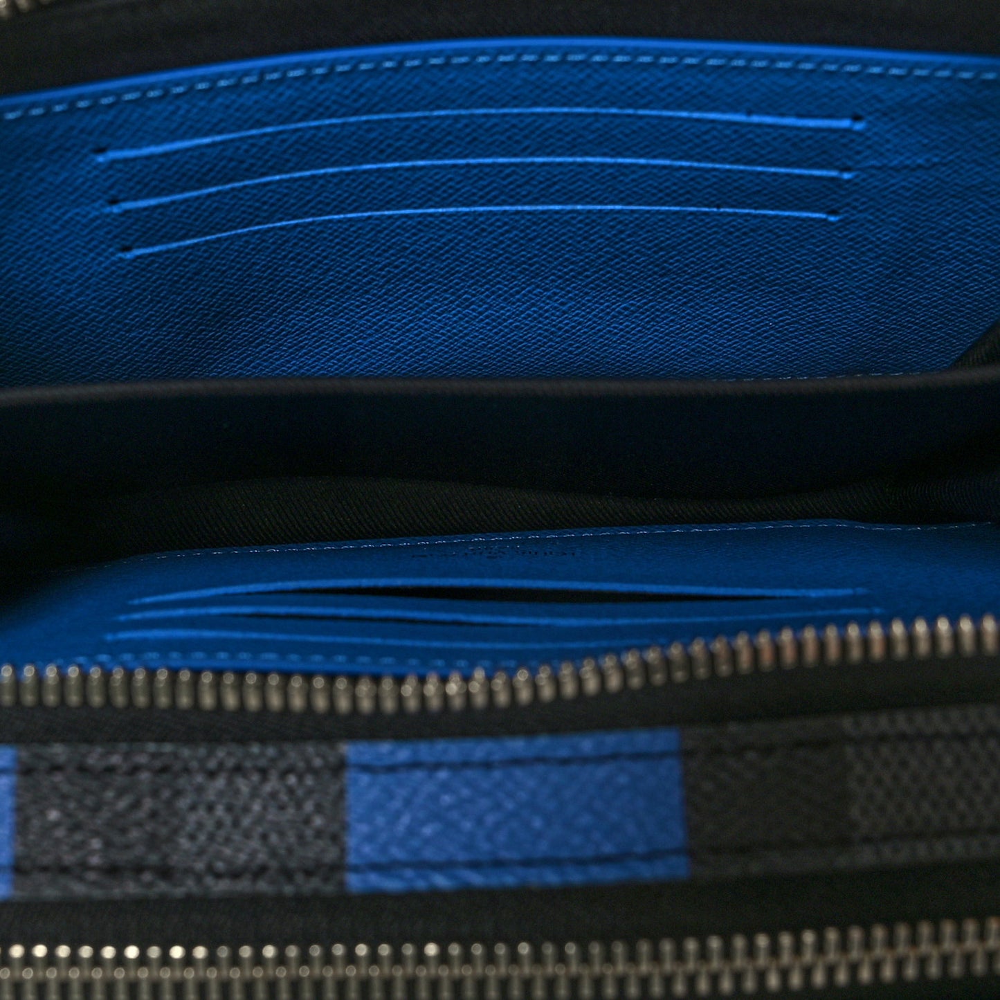 Giant Damier Graphite Alpha Wearable Wallet Navy