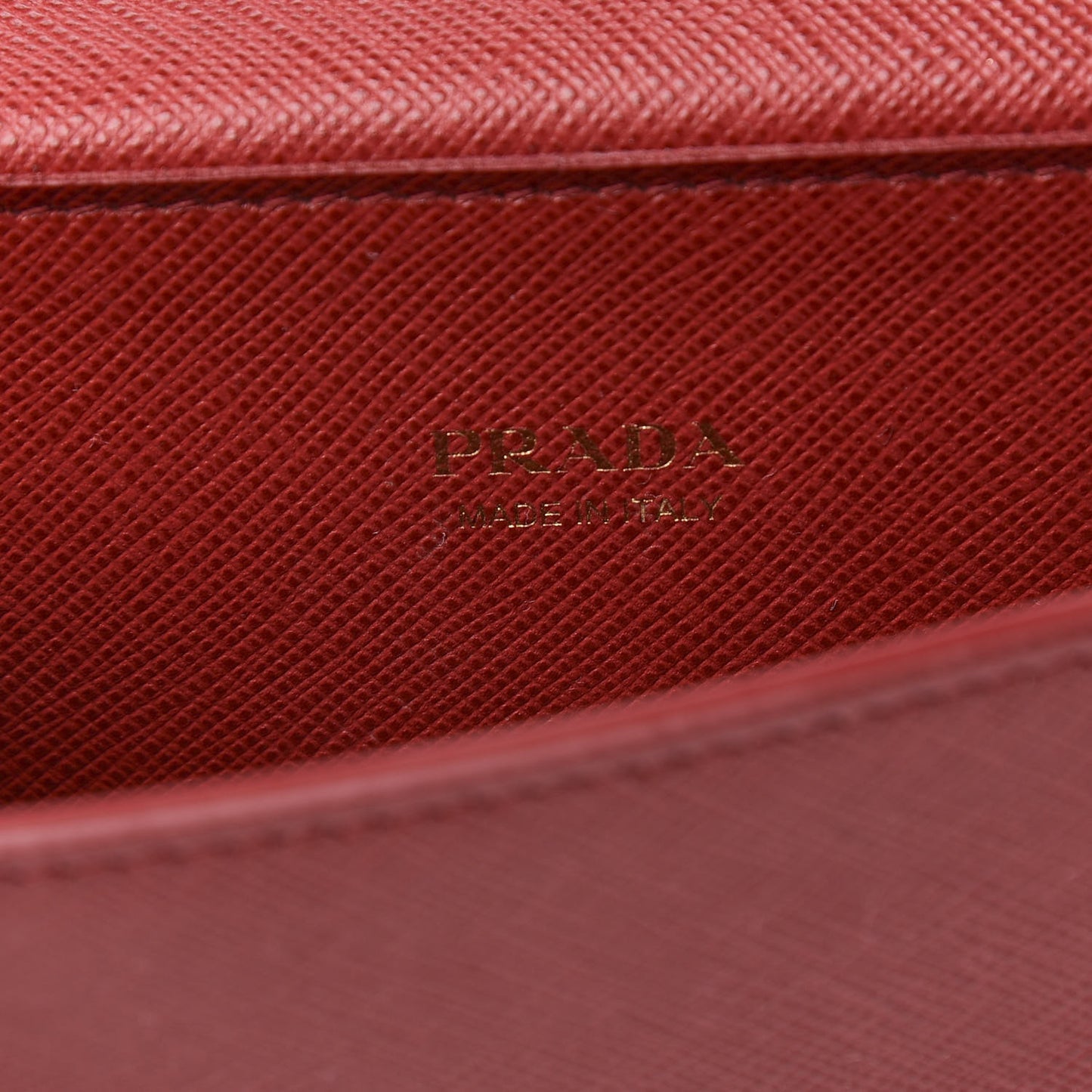 Saffiano Chain Wallet Fuoco