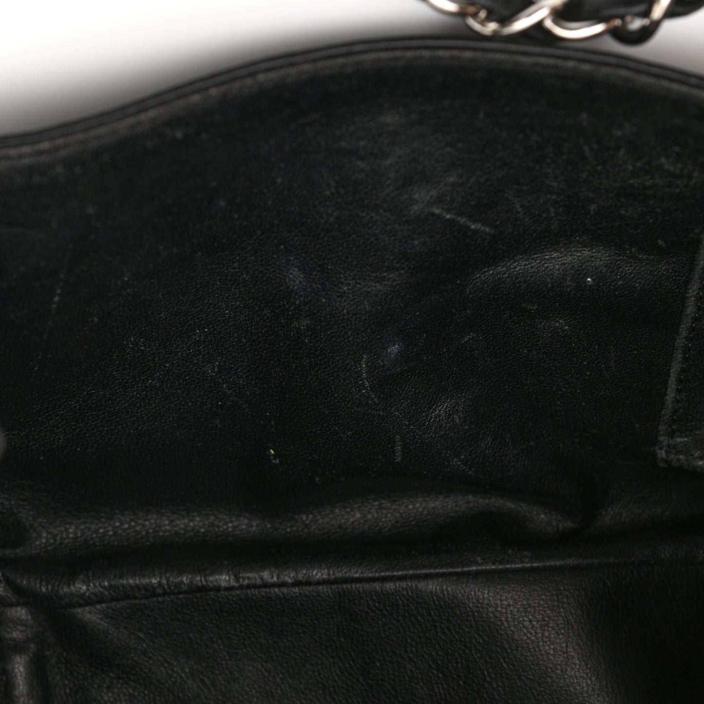 Calfskin Diagonal Ligne Flap Black