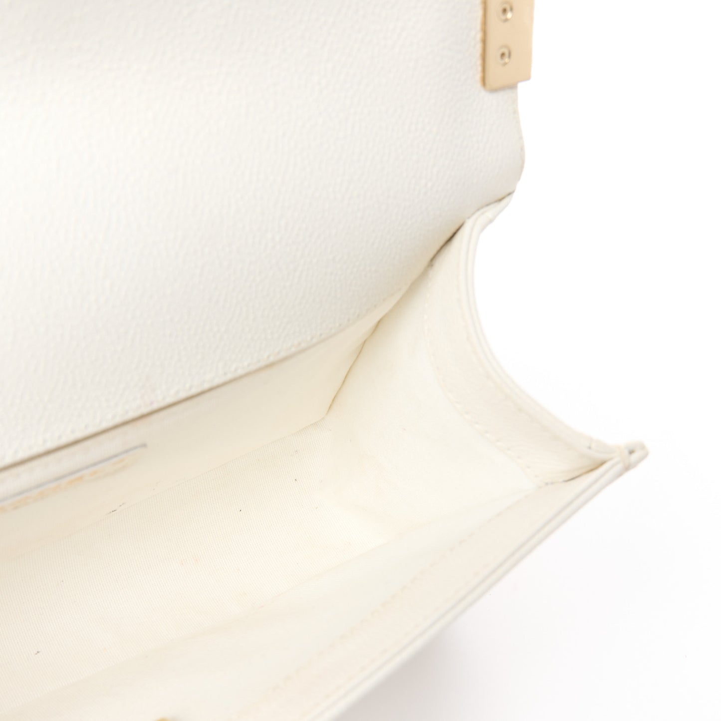 Caviar Quilted Medium Boy Flap White