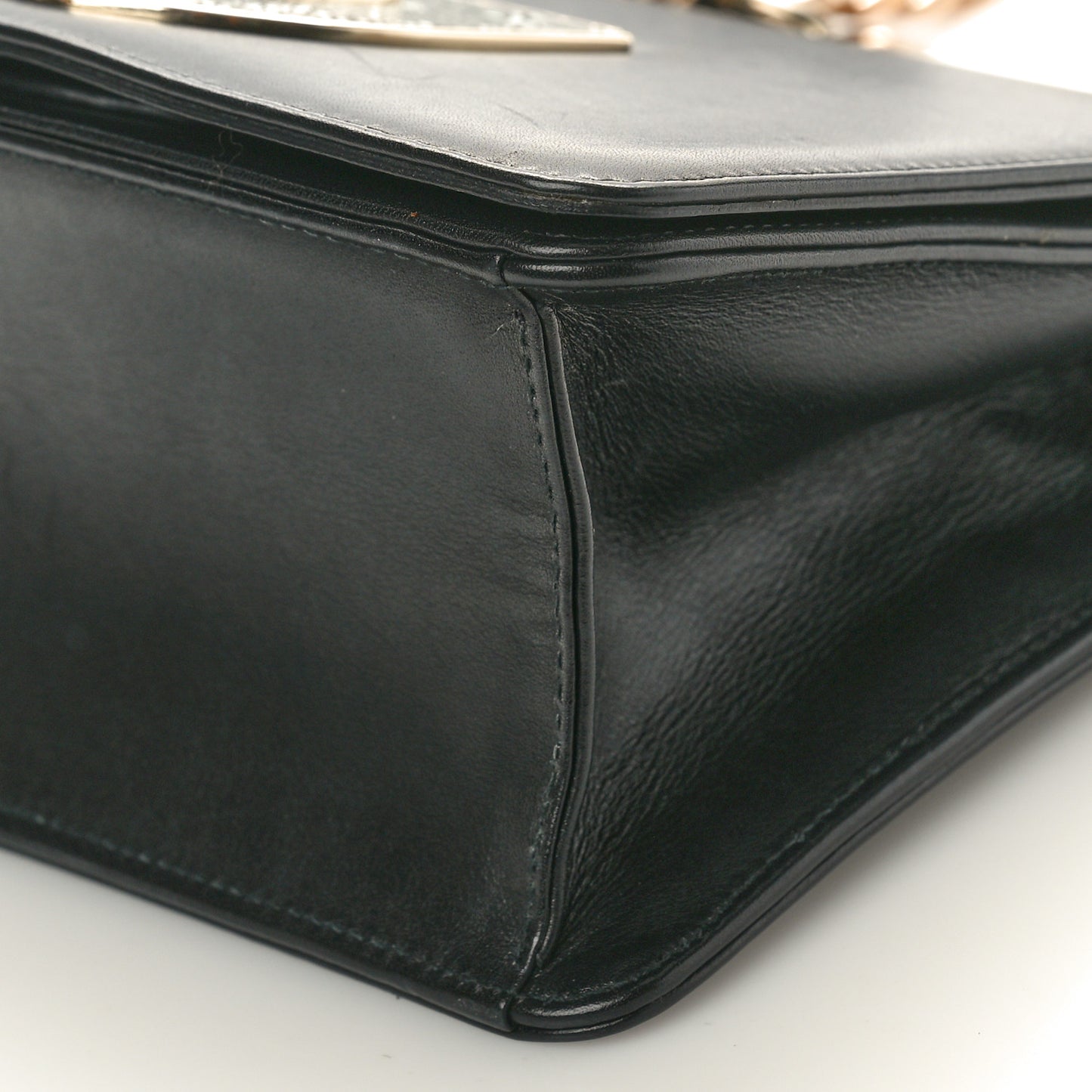 Glossy Calfskin Shagreen Badge Diorama Club Bag Black