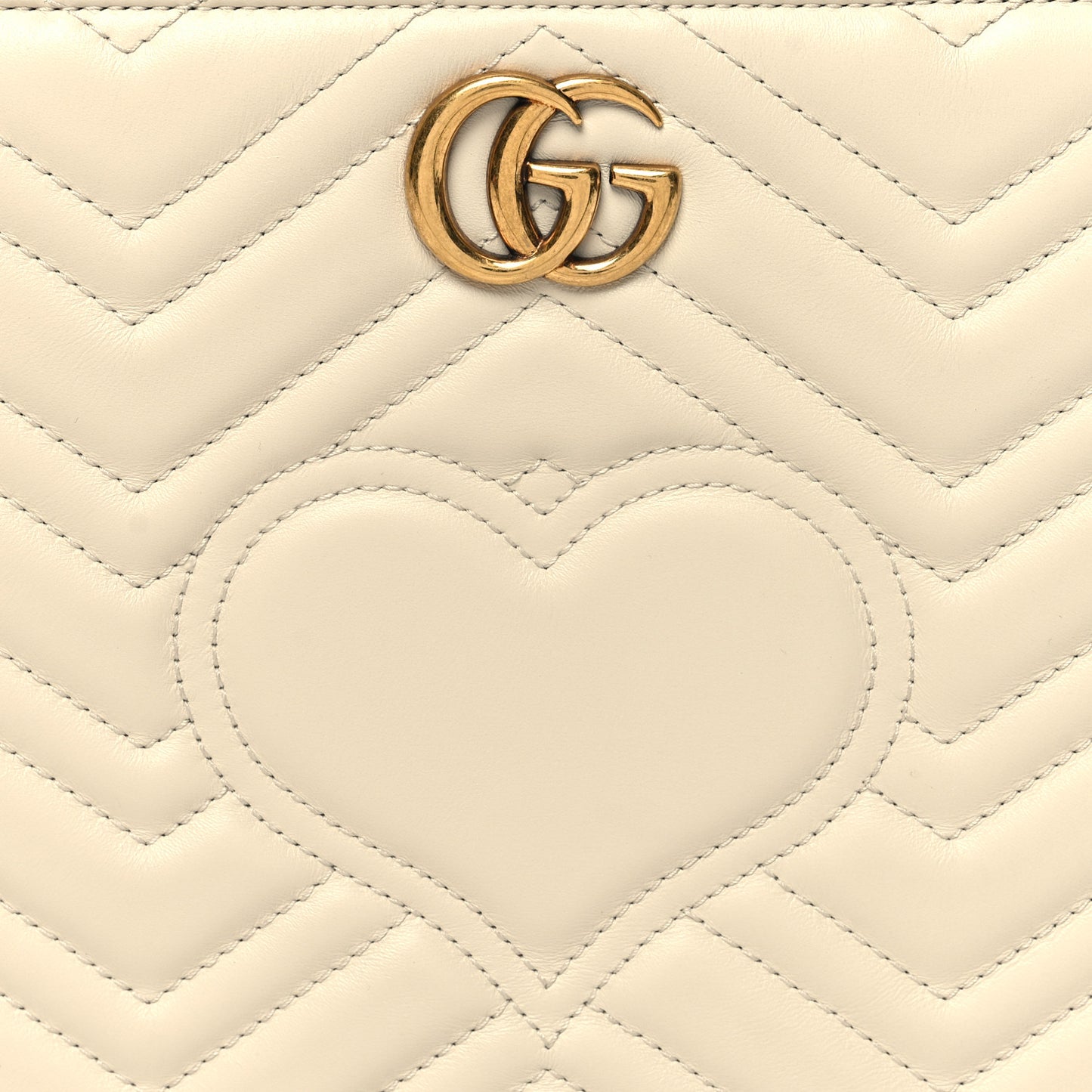 Calfskin Matelasse Chevron Heart GG Marmont Clutch Mystic White