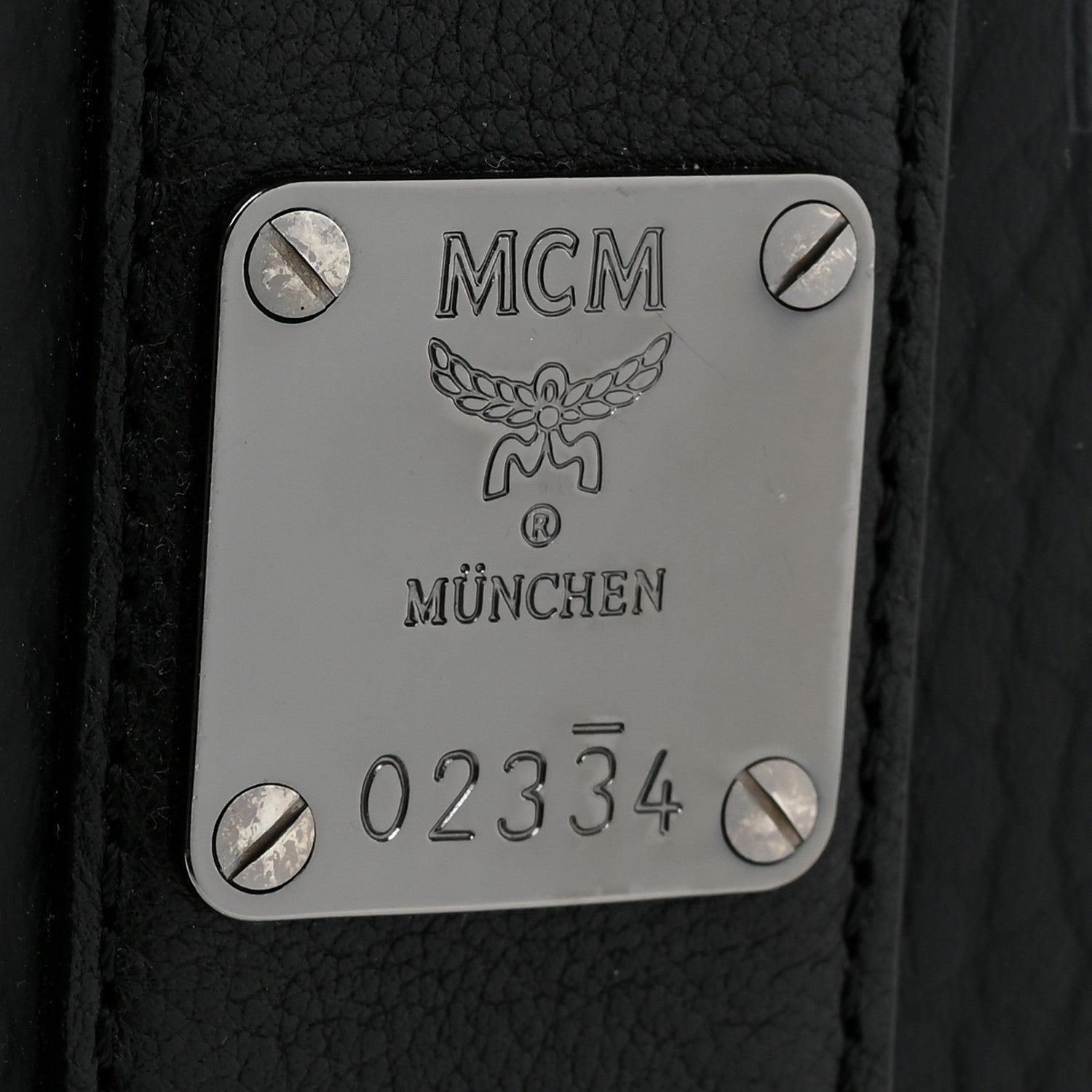 MCM Grained Calfskin Visetos Medium Liz Reversible Shopper Tote Black 12 of 19
