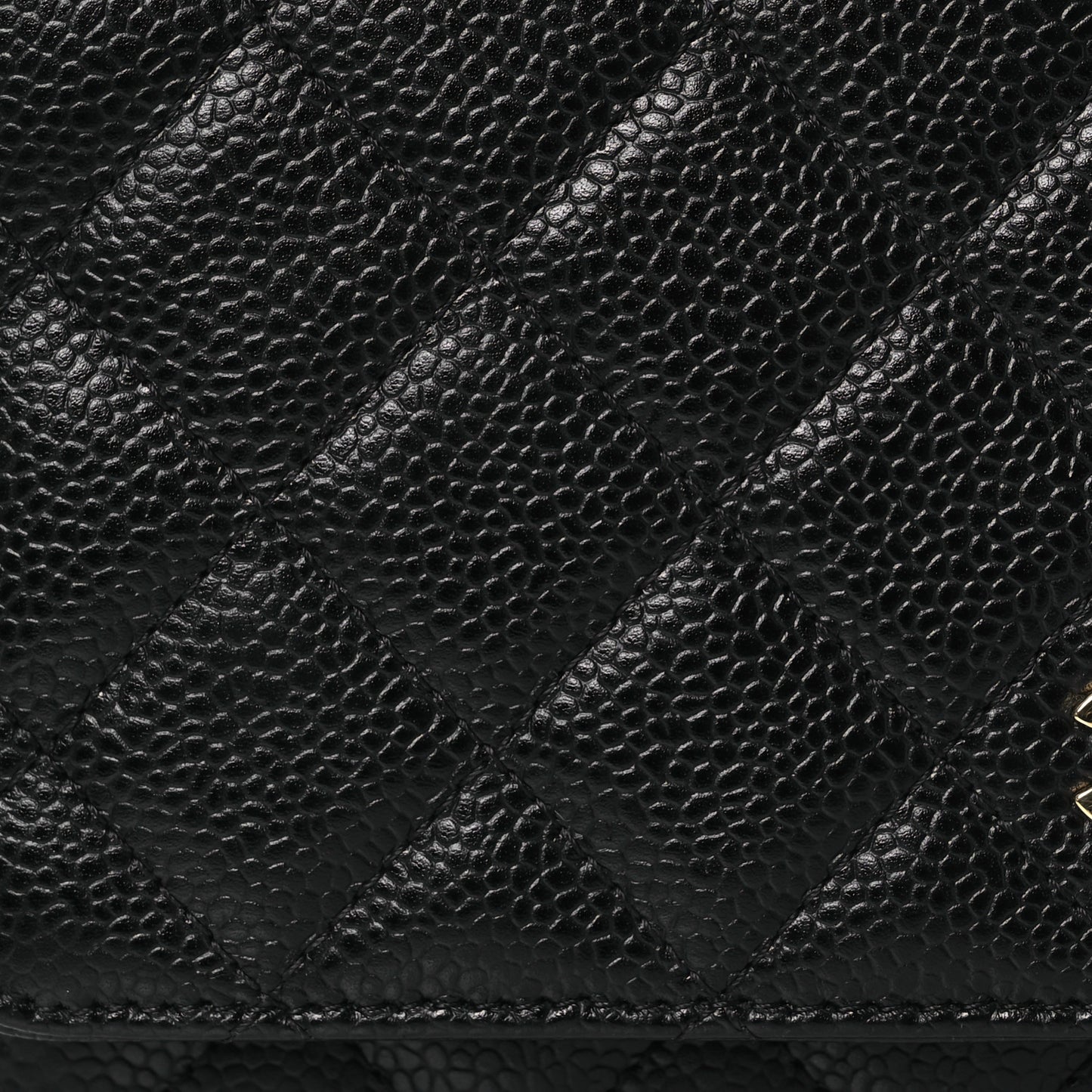 Caviar Quilted Wallet on Chain WOC Black