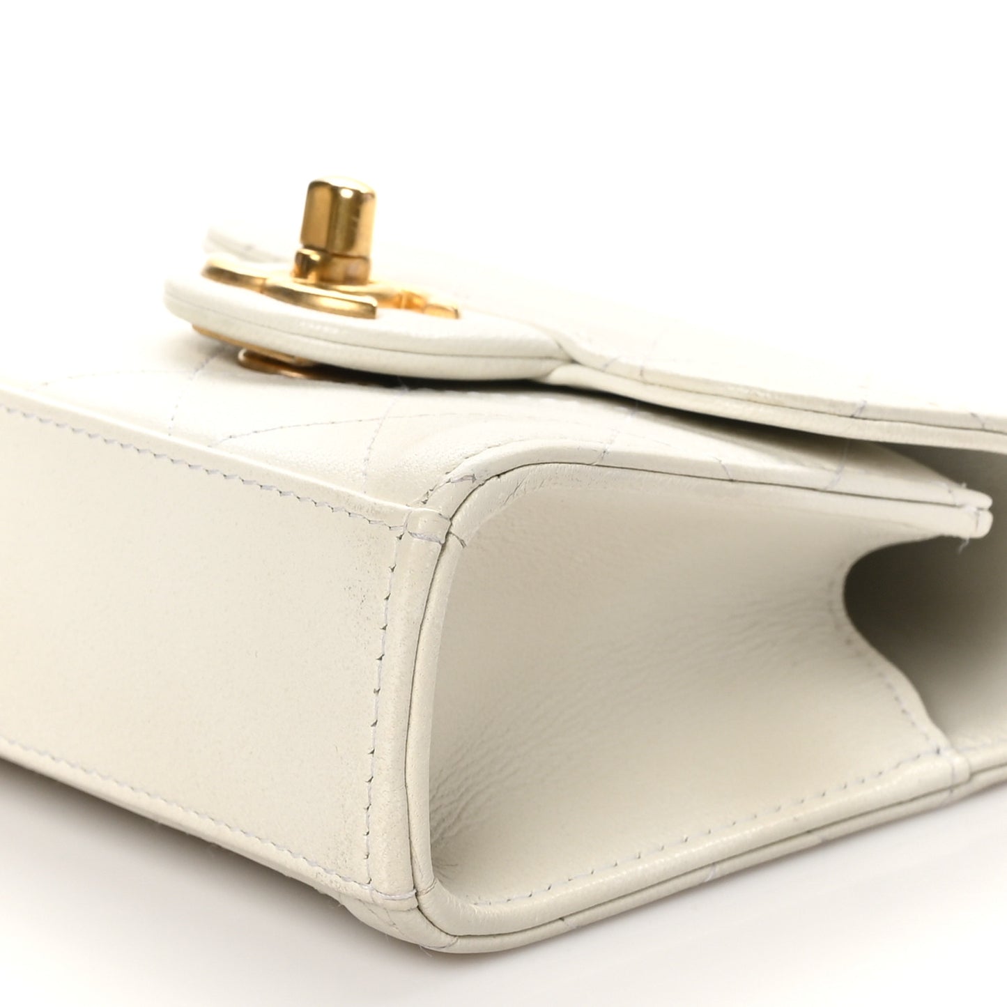 Goatskin Chic Pearls Clutch On Chain White