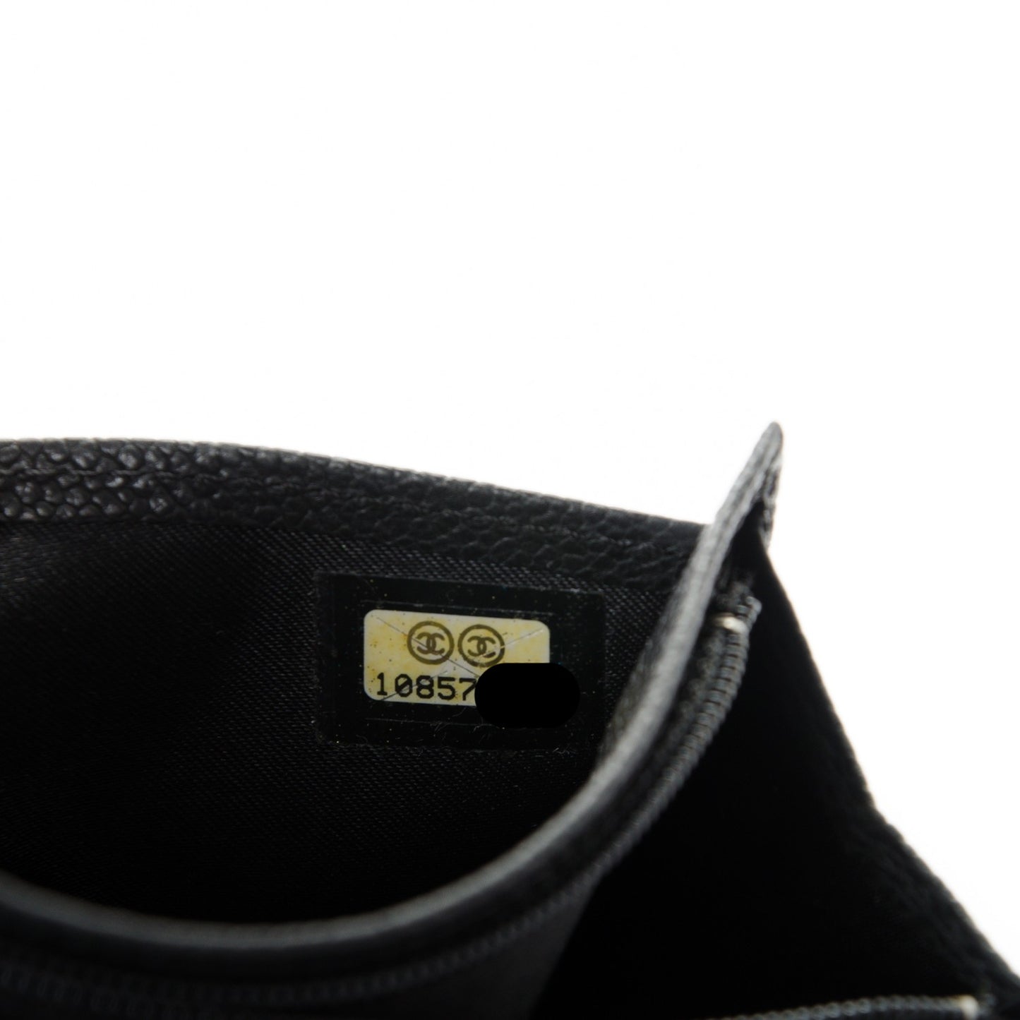 Distressed Caviar Stitched Outdoor Yen Wallet Black