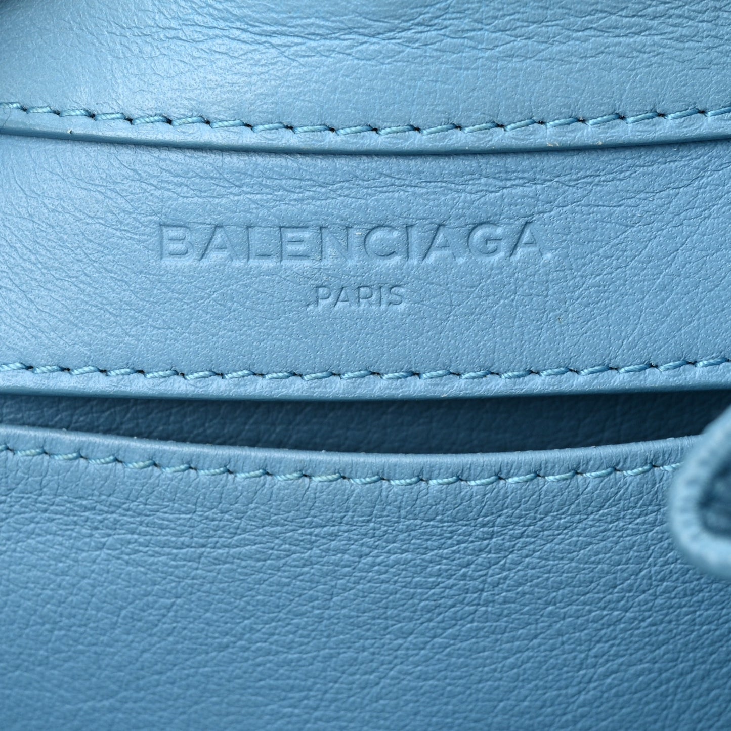 Supple Calfskin Papier Mini A4 Zip Around Tote Bleu Azur Clair