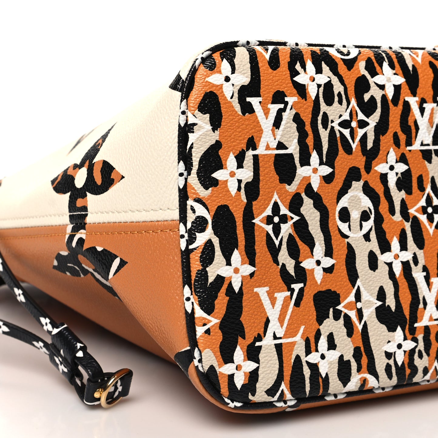 LOUIS VUITTON Monogram Giant Jungle Neverfull MM Ivory