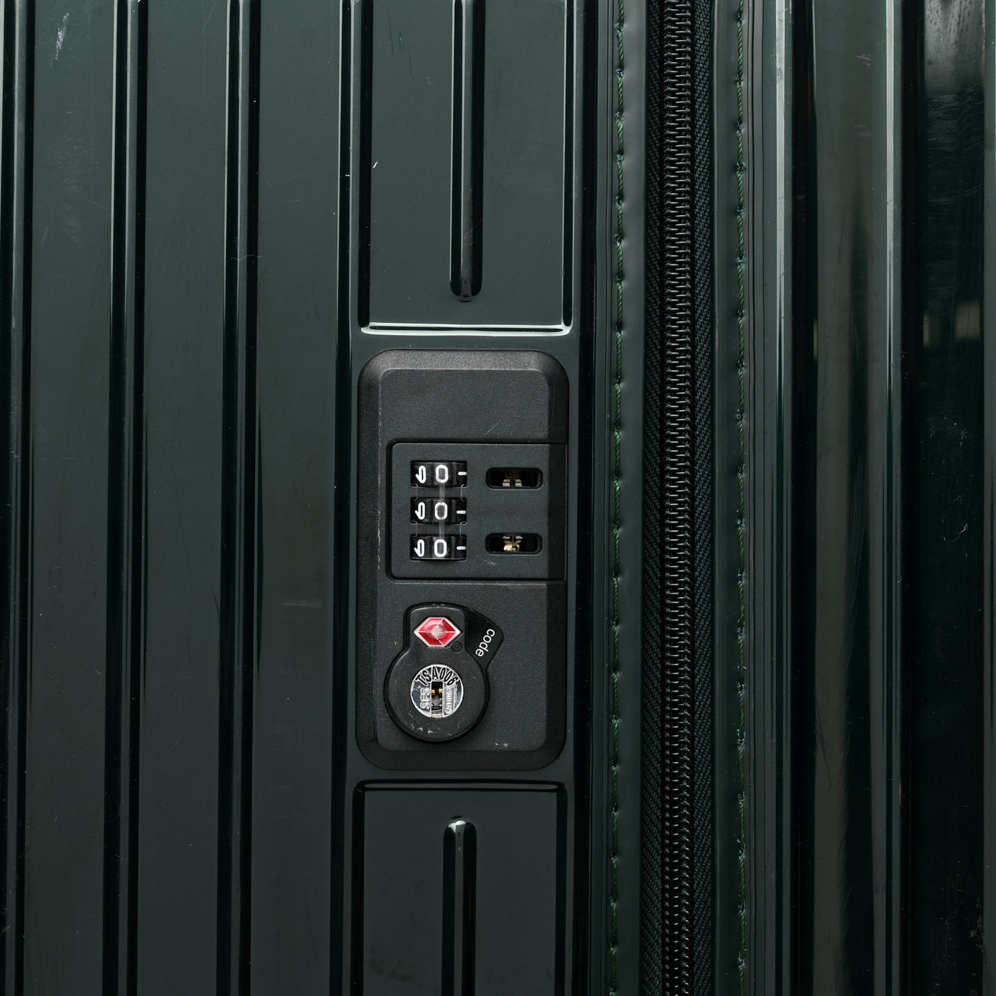 Gloss Polycarbonate Essential Trunk Plus Gloss Green