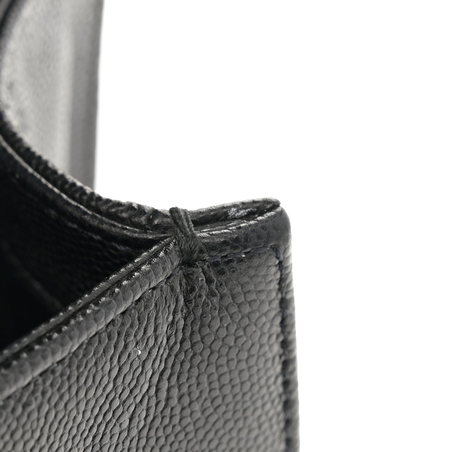 Caviar Quilted Medium Boy Flap Black