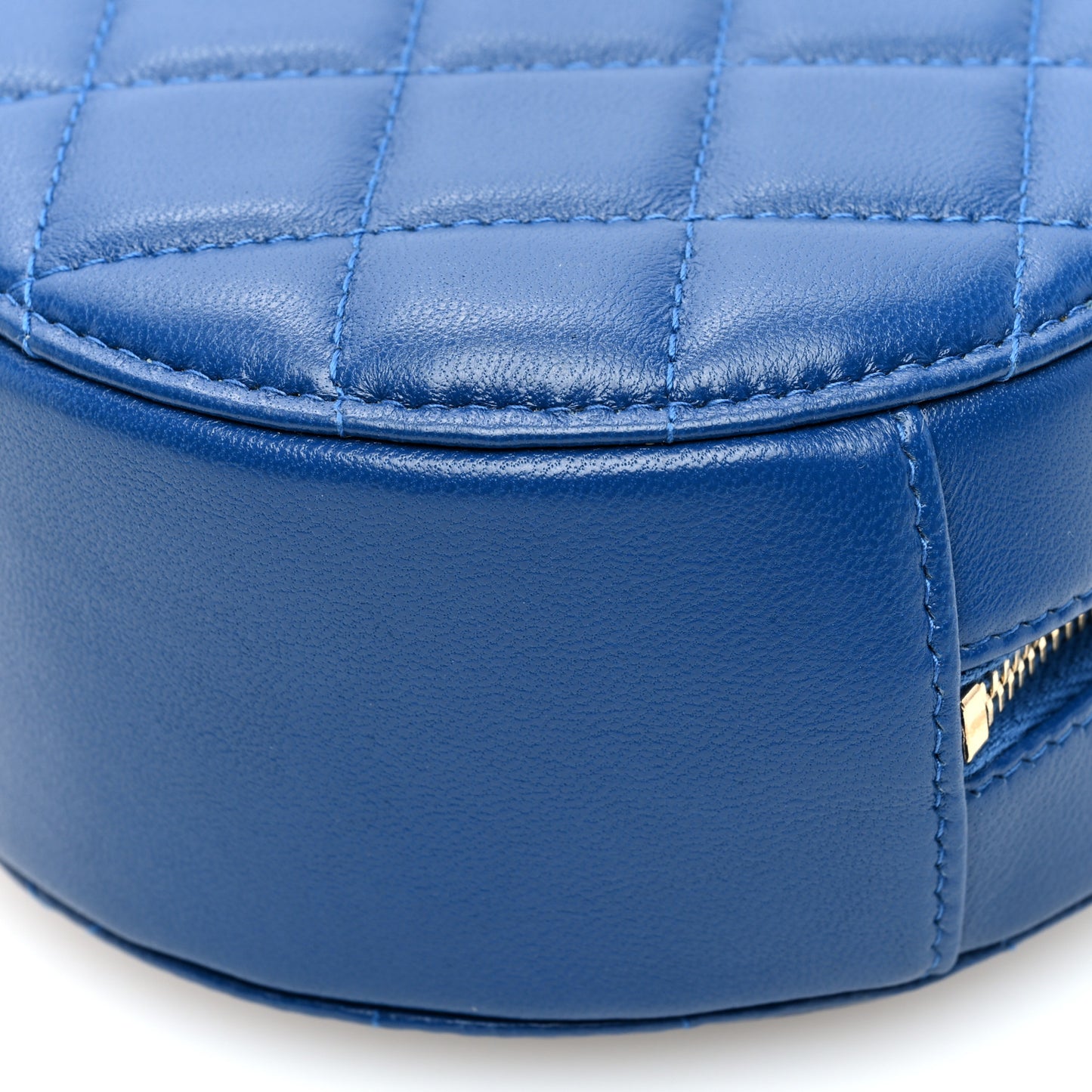 Lambskin Quilted Round Pearl Crush Clutch With Chain Blue