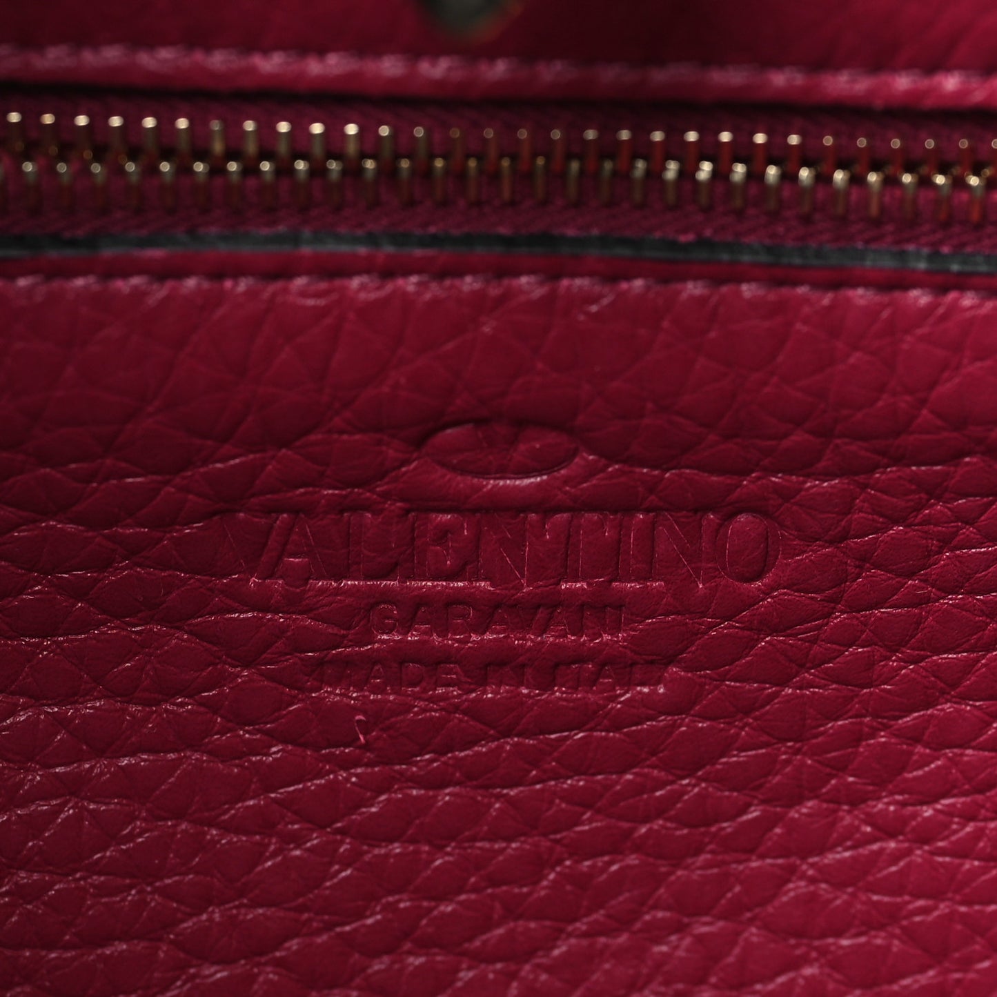 Pebbled Calfskin Mini Rockstud Flip-Lock Messenger Bag Raspberry