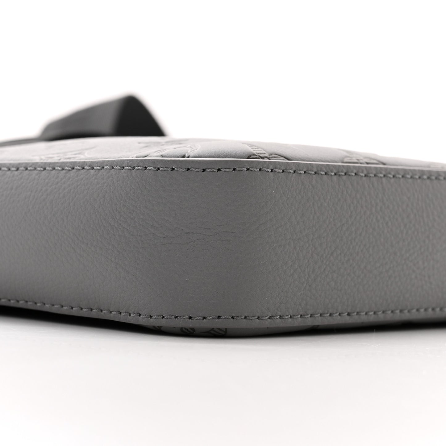 Calfskin Monogram Shadow Trio Messenger Anthracite Gray