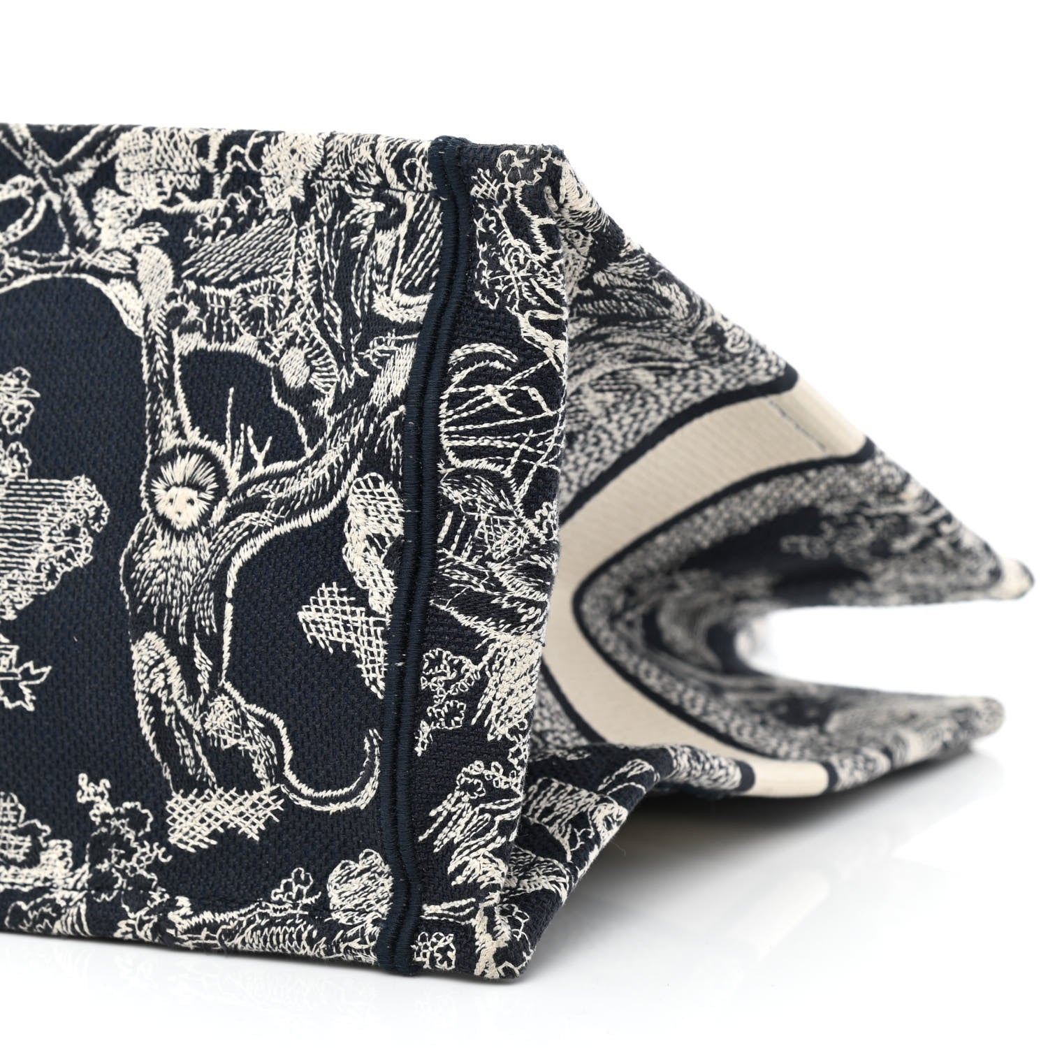 Christian Dior Canvas Embroidered Medium Dioriviera Toile De Jouy Reverse Book Tote Blue 10 of 10