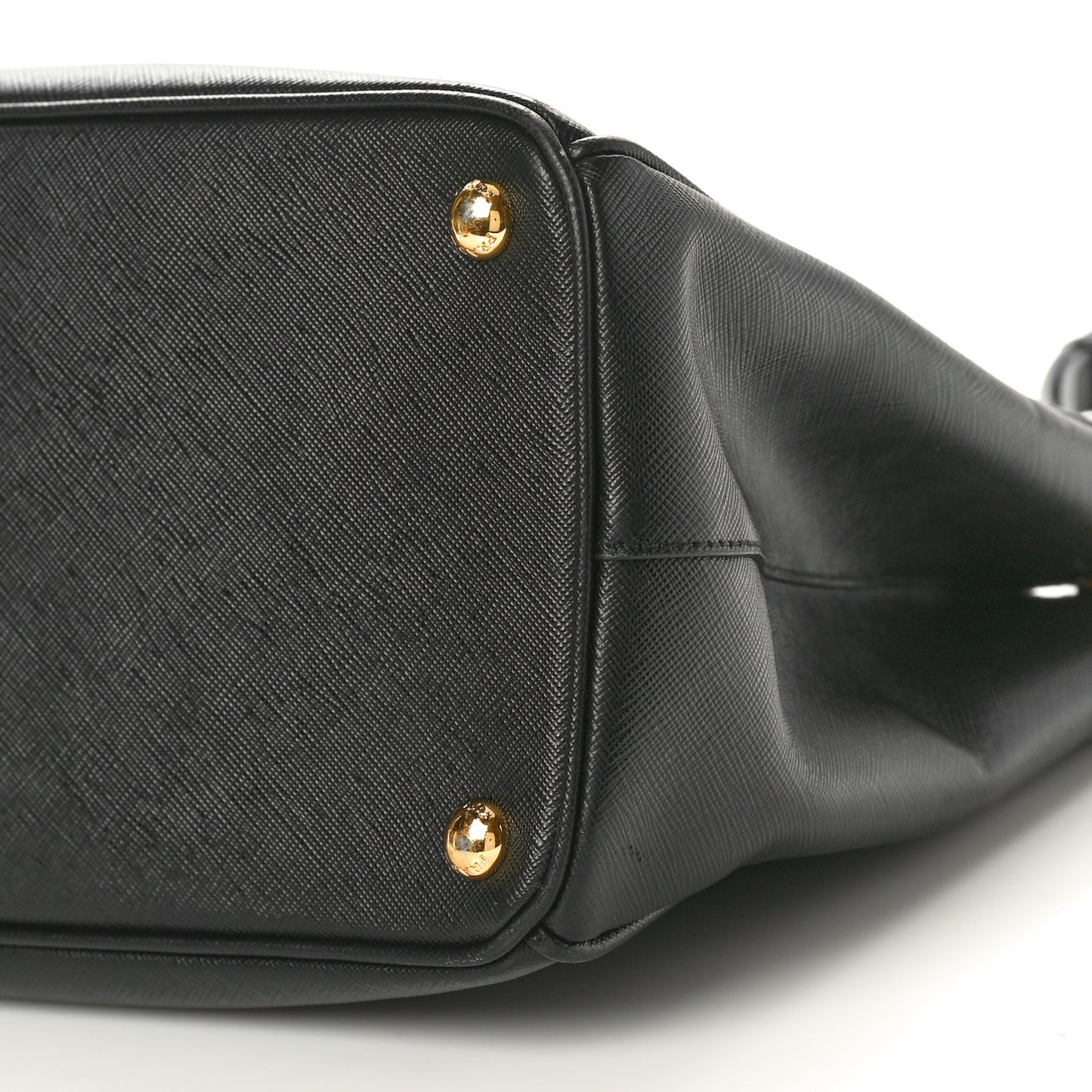 Saffiano Medium Galleria Double Zip Tote Black