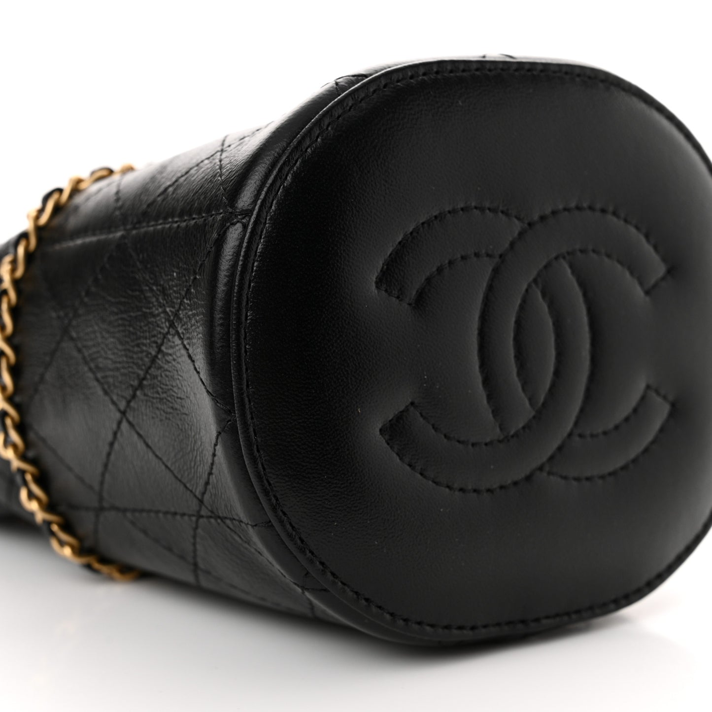 Shiny Lambskin Quilted Chain Around Drawstring Bucket Clutch With Chain Black