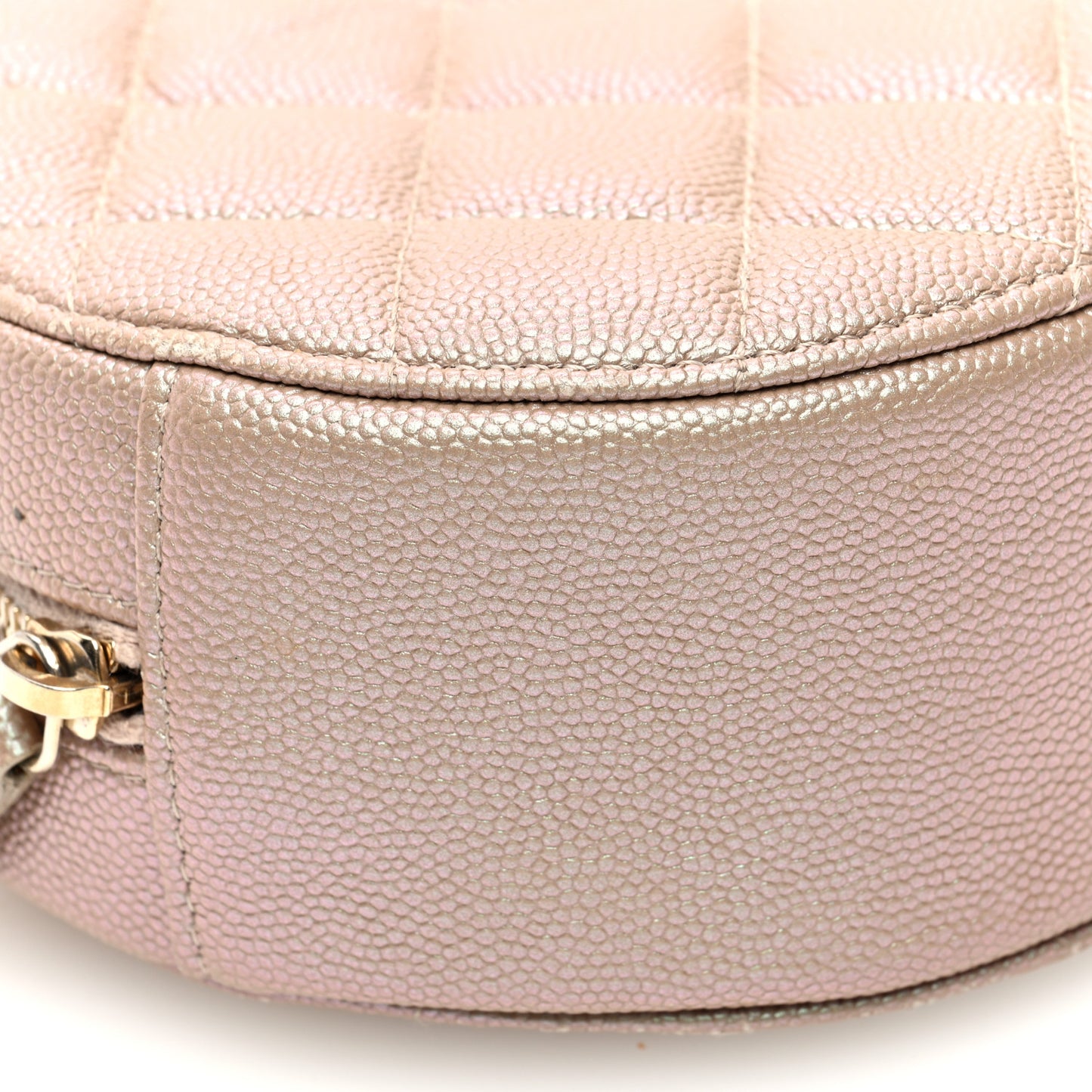 Iridescent Caviar Resin Quilted Round Clutch With Chain Beige