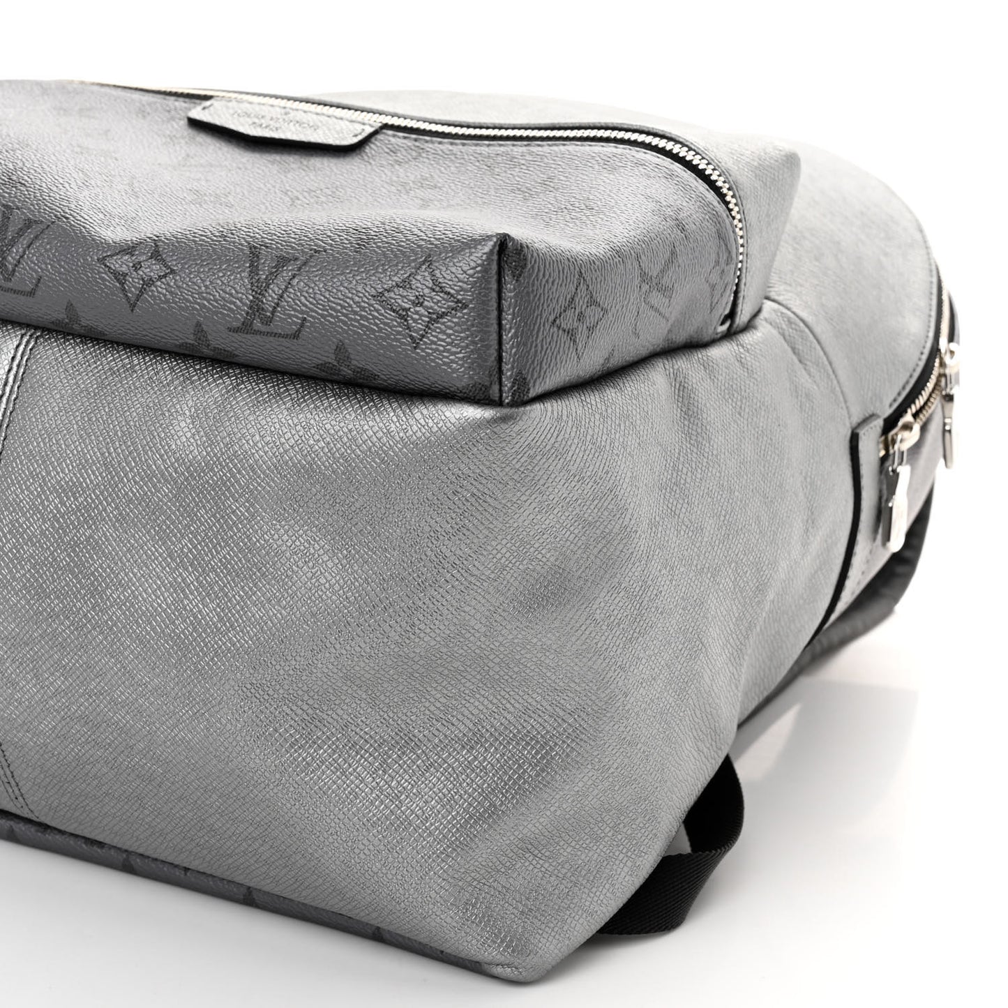 Monogram Taiga Discovery Backpack PM Silver