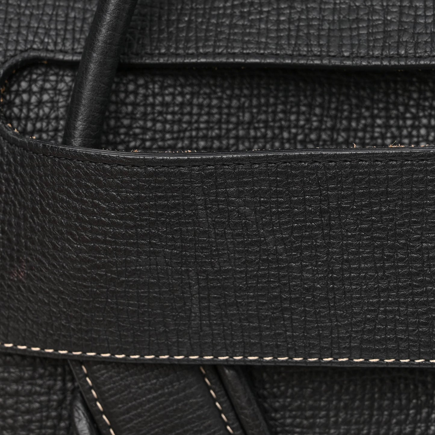 Grainy Calfskin Medium Arco Black