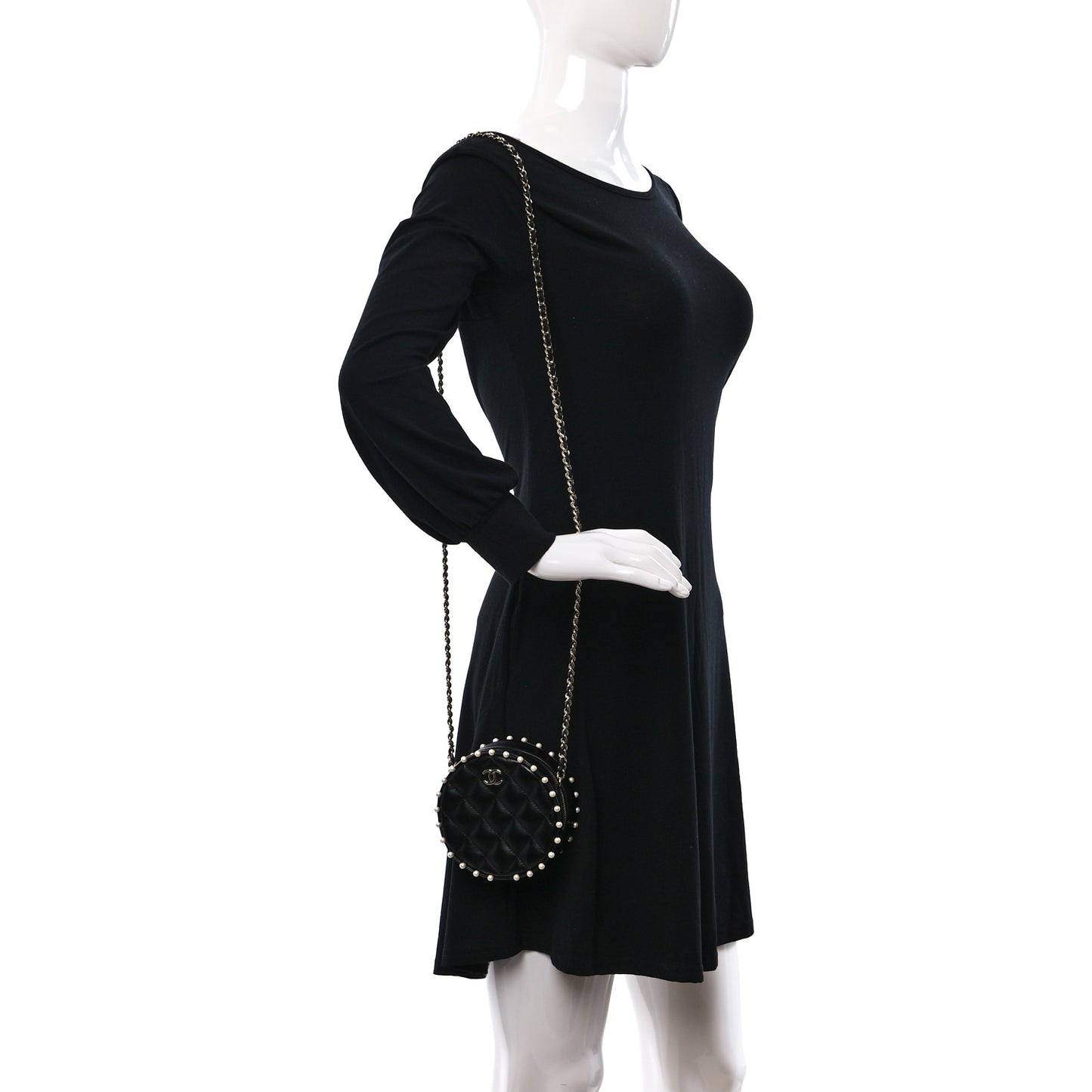 Calfskin Quilted Pearl Round Clutch With Chain Black