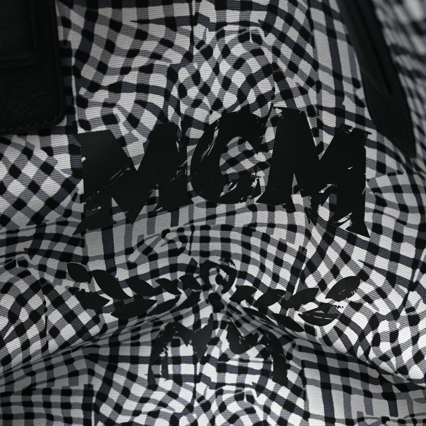 Visetos Medium Liz Reversible Shopper Tote Black