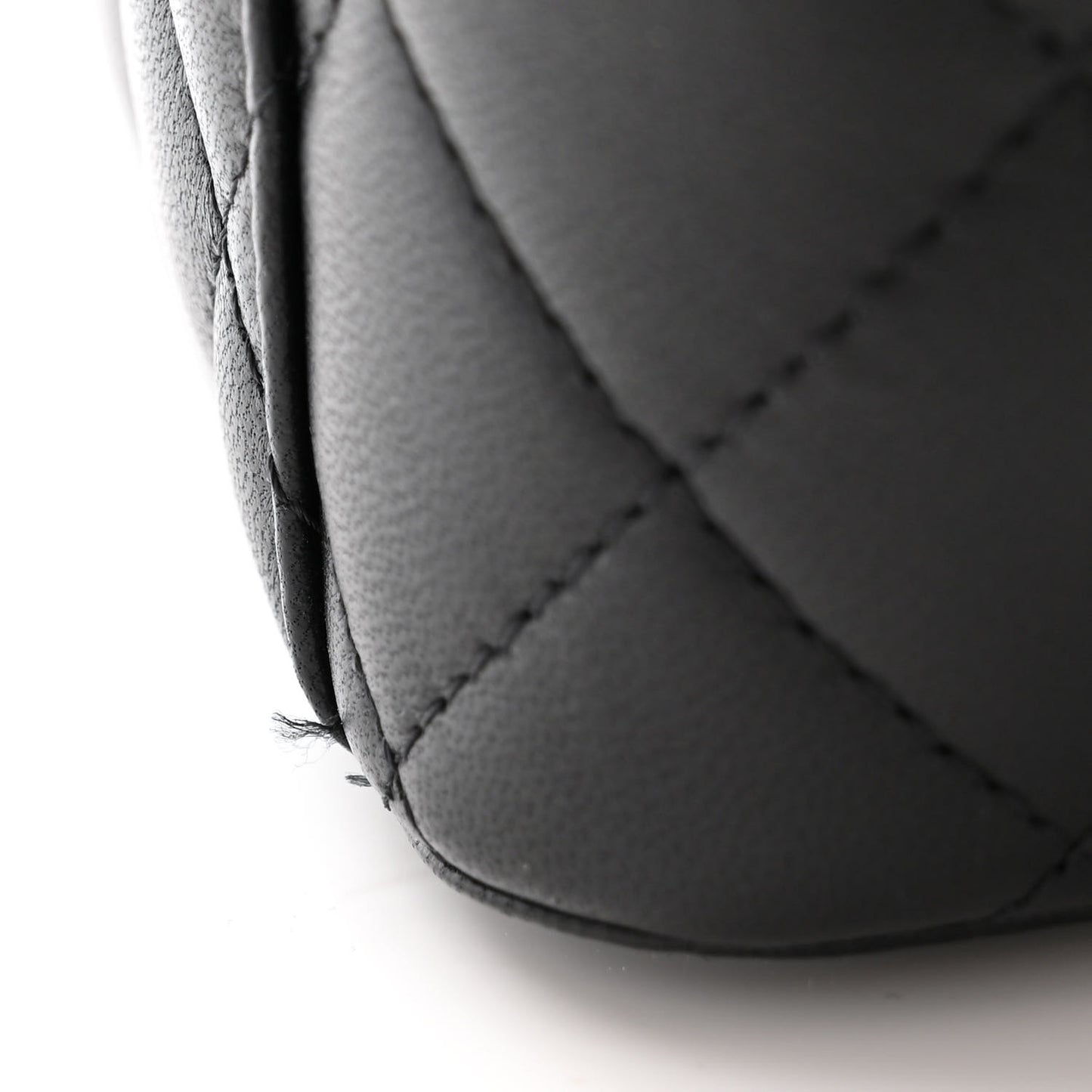Lambskin Quilted Small Top Handle Vanity Case With Chain Black