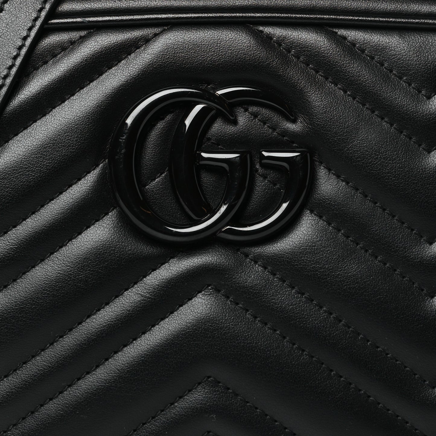 Calfskin Matelasse Monochrome Small GG Marmont Chain Shoulder Bag Black