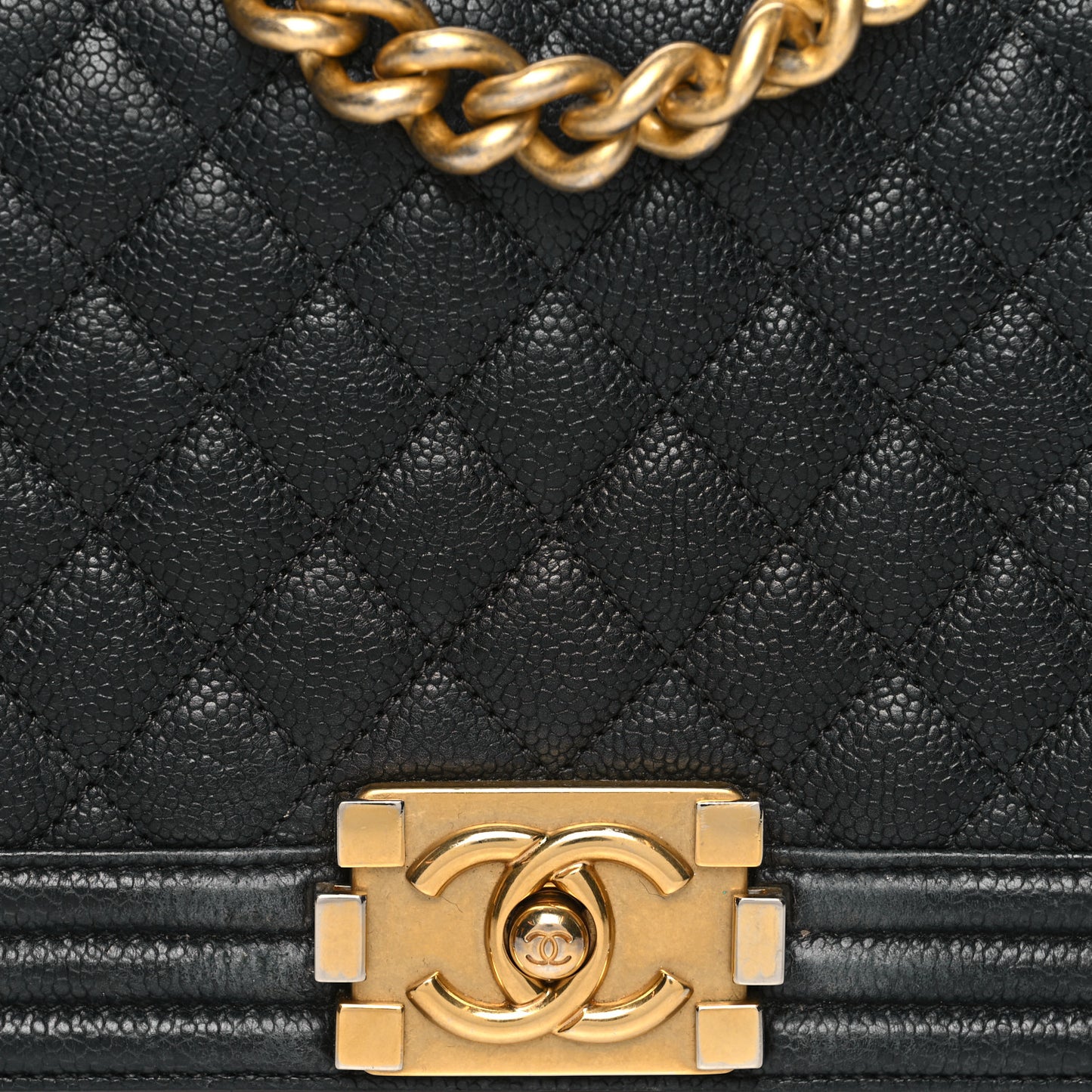 Caviar Quilted Medium Boy Flap Black