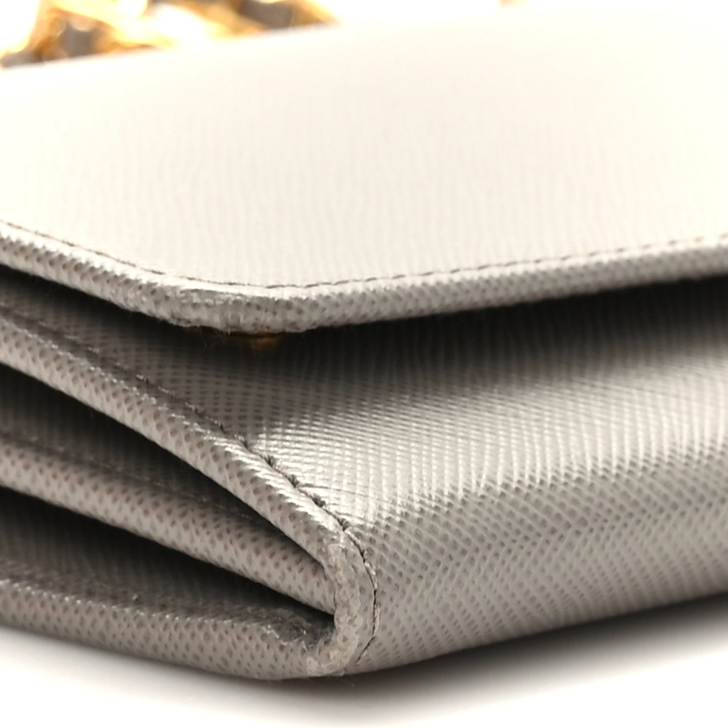 Saffiano Metal Oro Chain Wallet Argilla