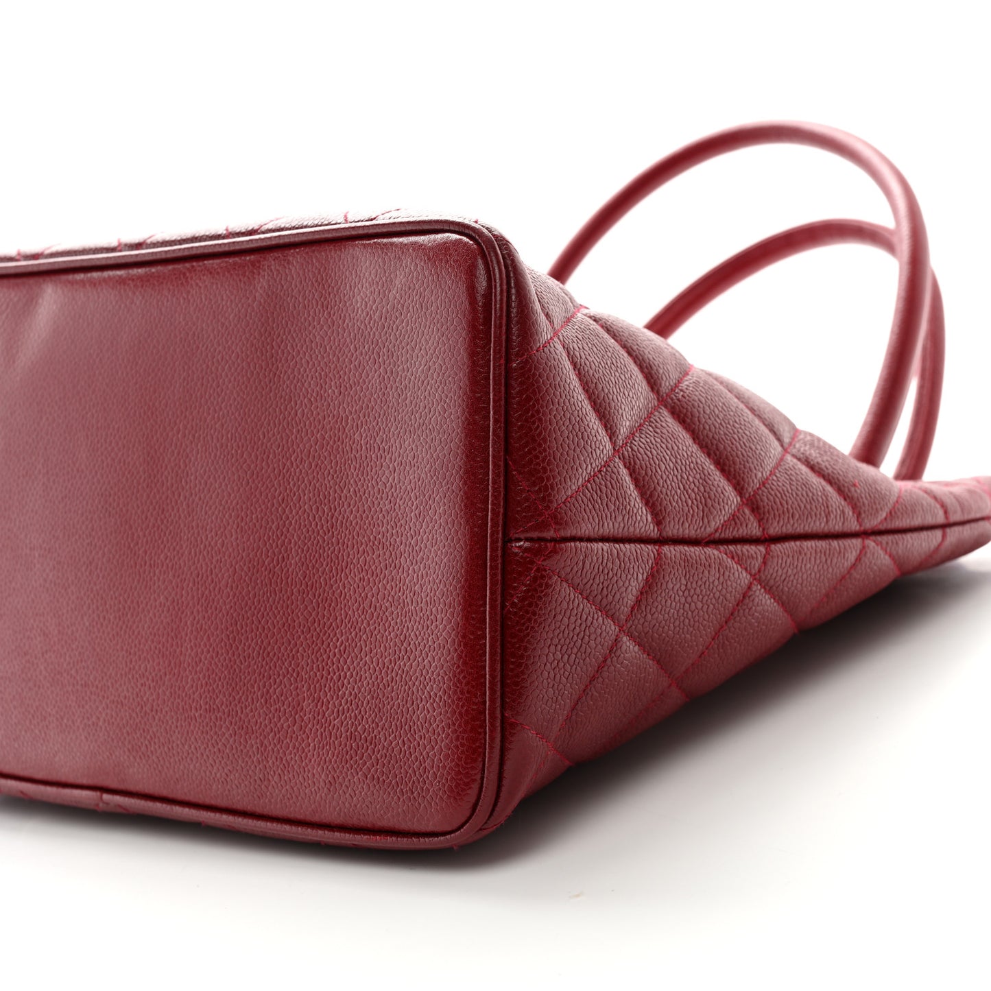 Caviar Quilted Medallion Tote Red