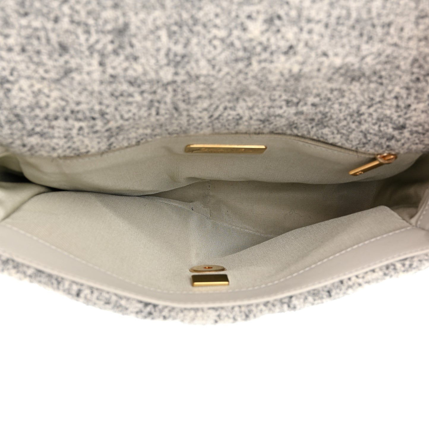 Tweed Quilted Medium Chanel 19 Flap Grey Ecru