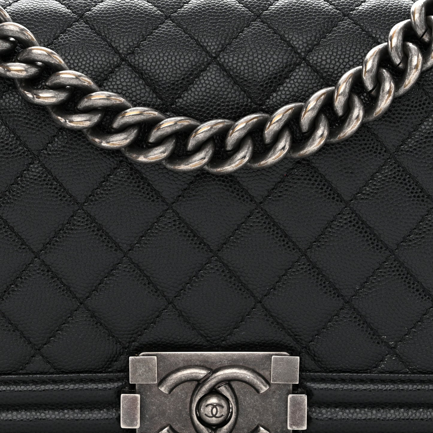 Caviar Quilted Medium Boy Flap Black