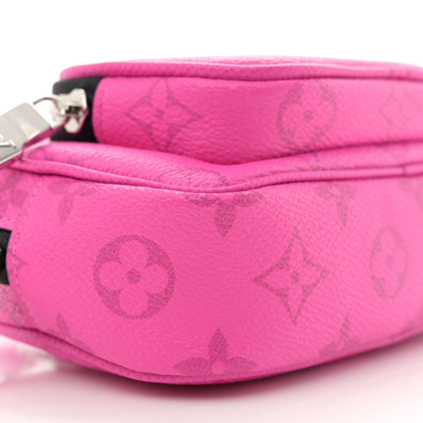 Taigarama Outdoor Pouch Fuchsia