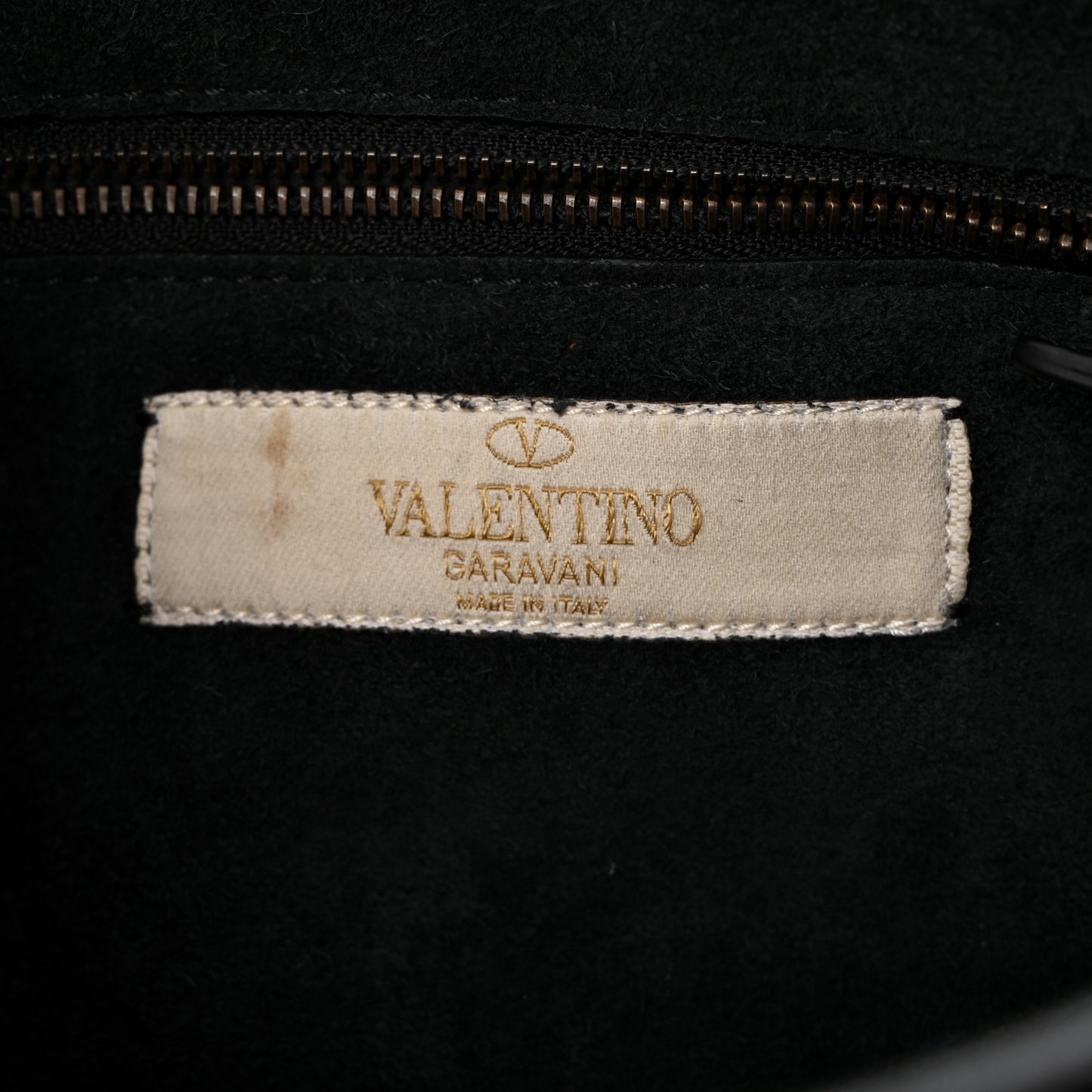 Grained Calfskin Tribal B-Rockstud Rolling Flap Black