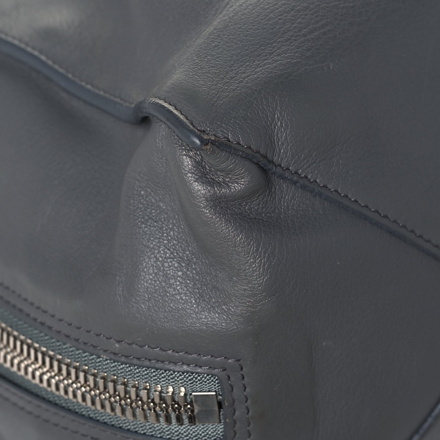 Veau Papier A4 Zip Around Tote Gris Metal