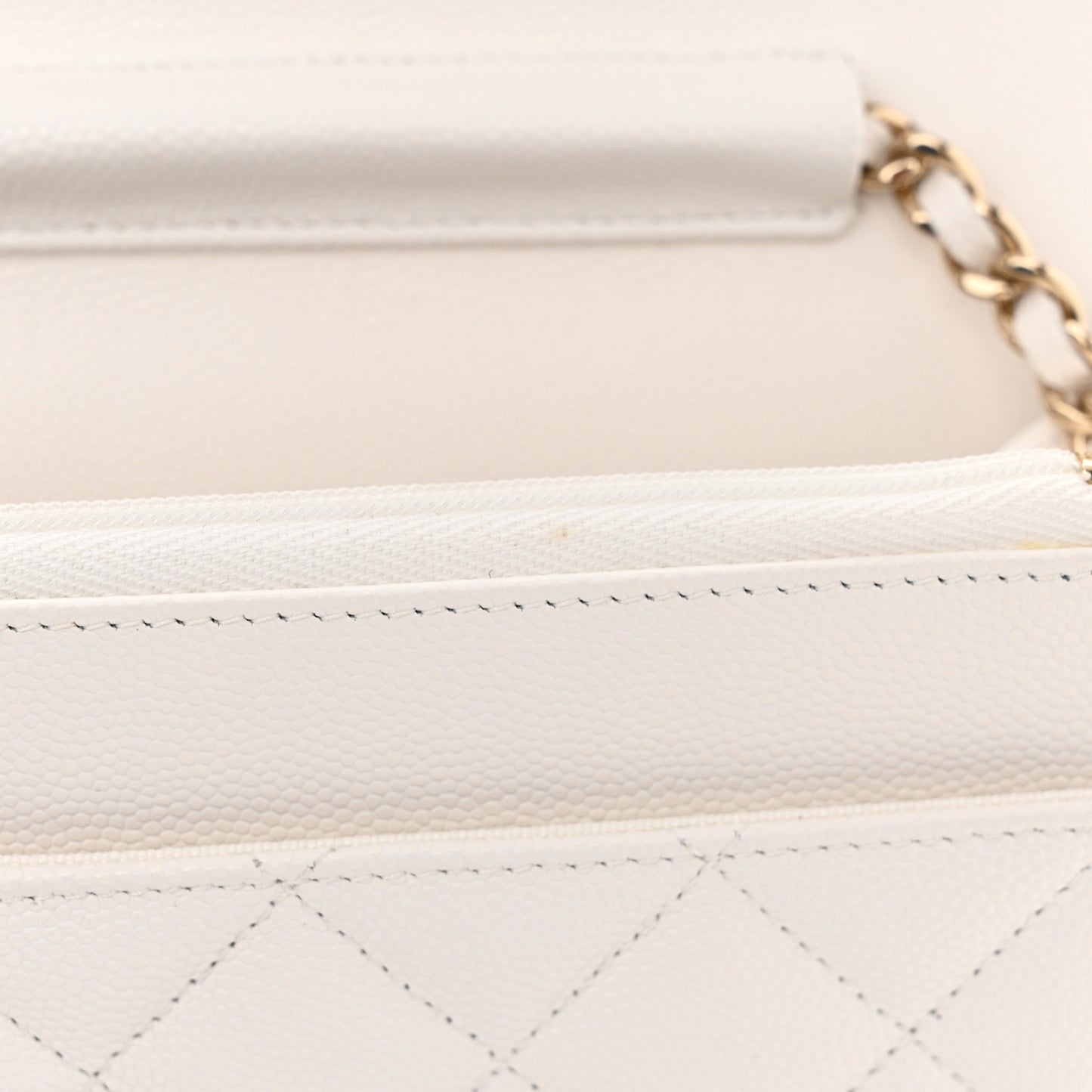 Caviar Quilted Wallet on Chain WOC White