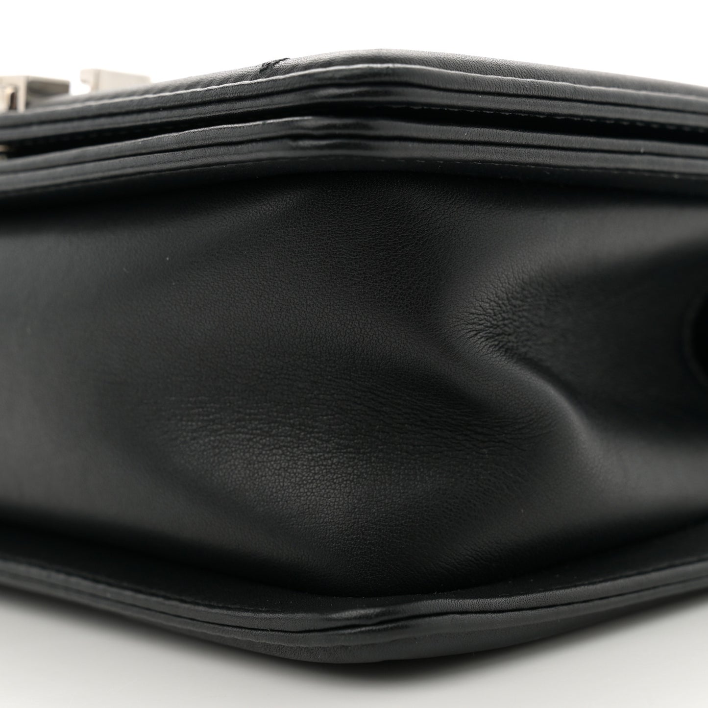 Lambskin Chevron Quilted Small Boy Flap Black