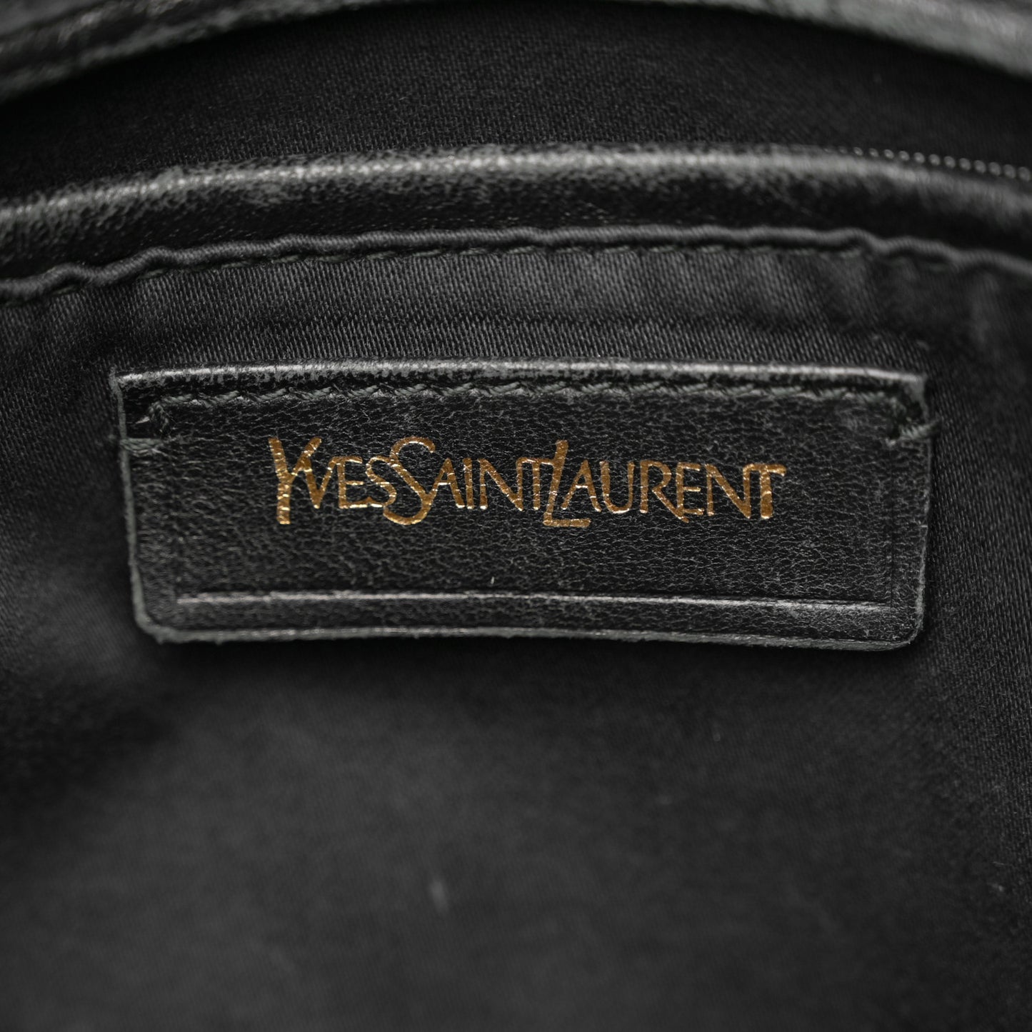 Textured Patent Calfskin Large Muse Black