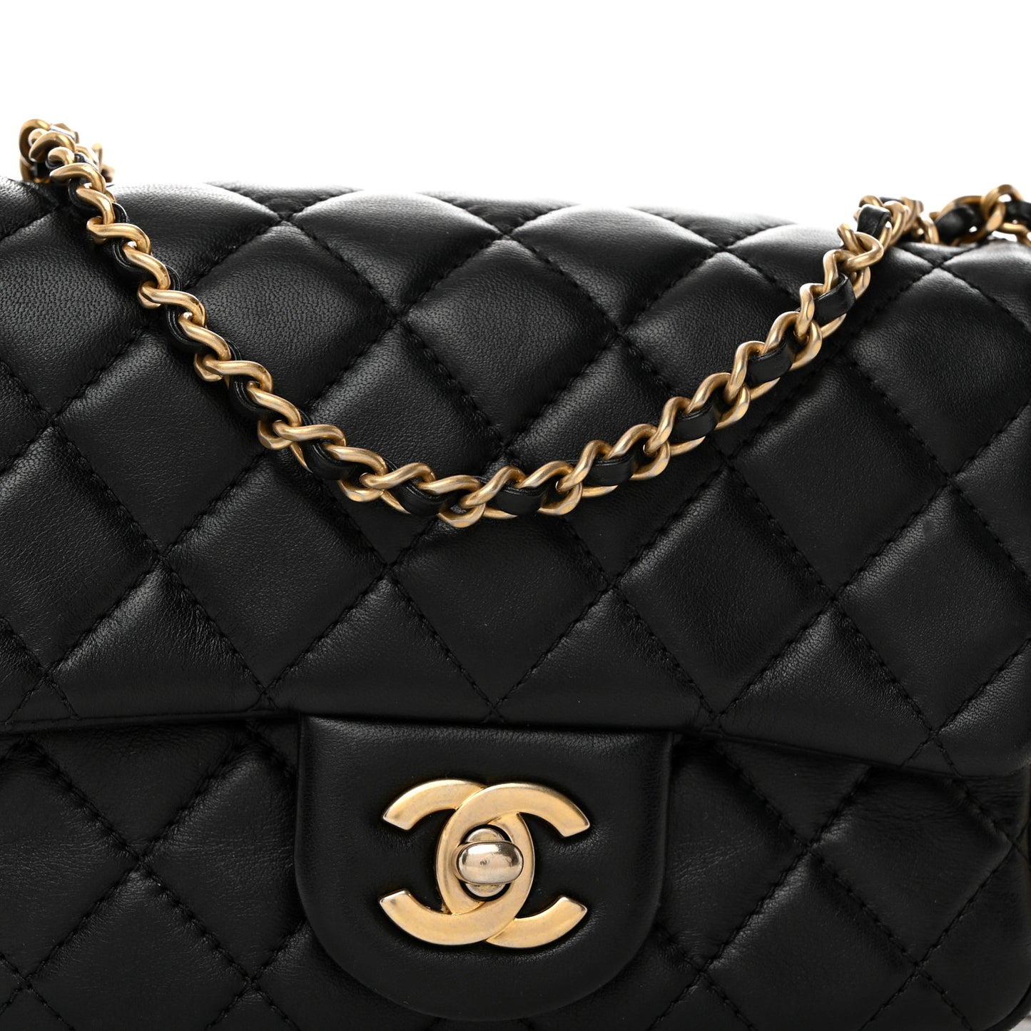 Lambskin Quilted Mini Pearl Crush Flap Black
