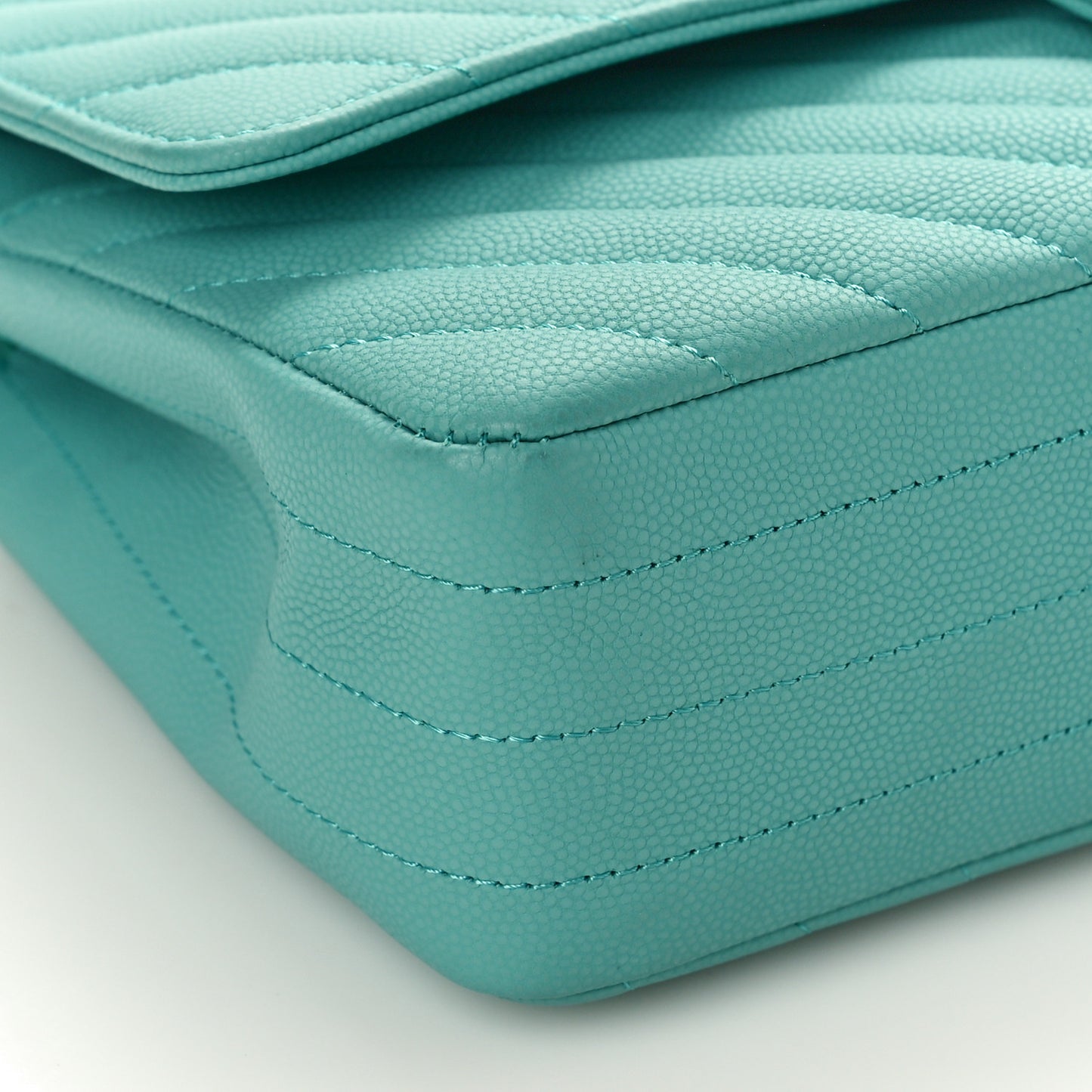 Caviar Flat Chevron Quilted Medium Double Flap Green