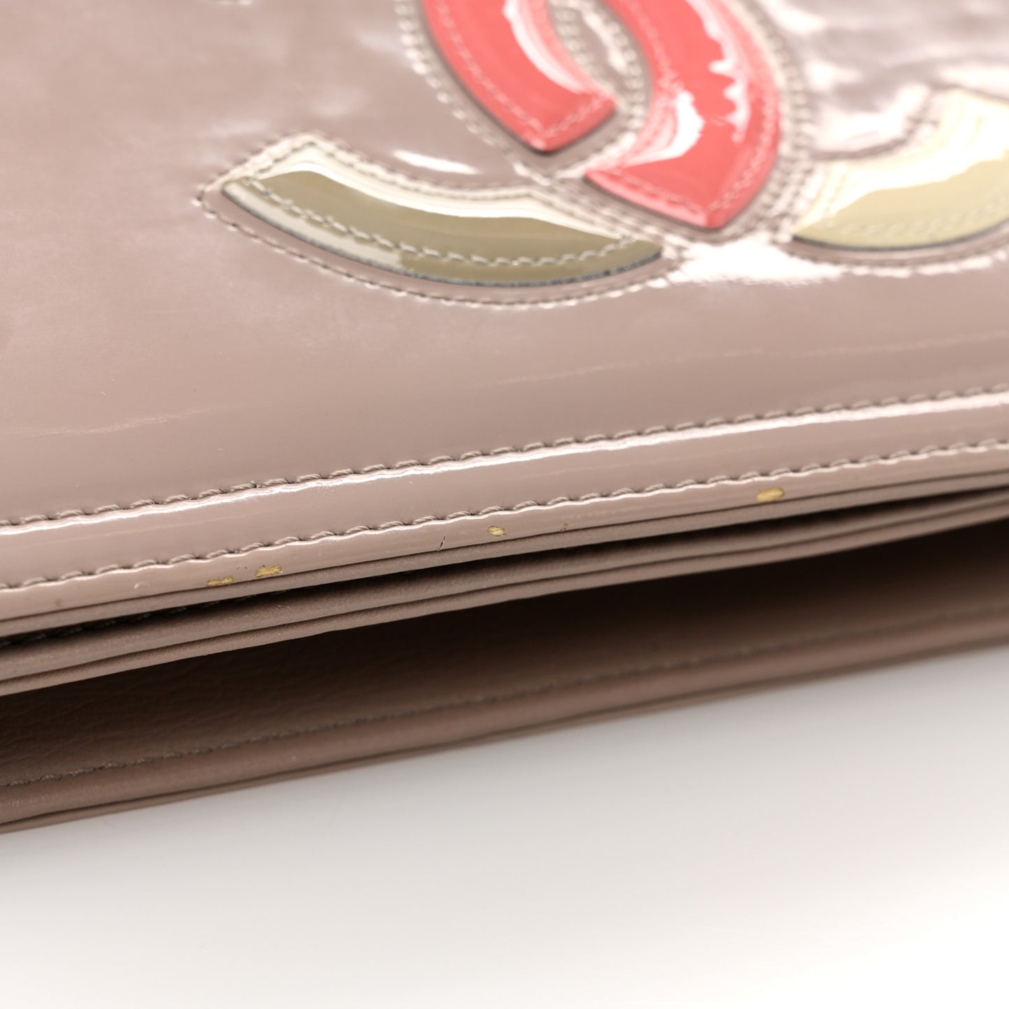 Vinyl Lipstick Flap Dark Beige