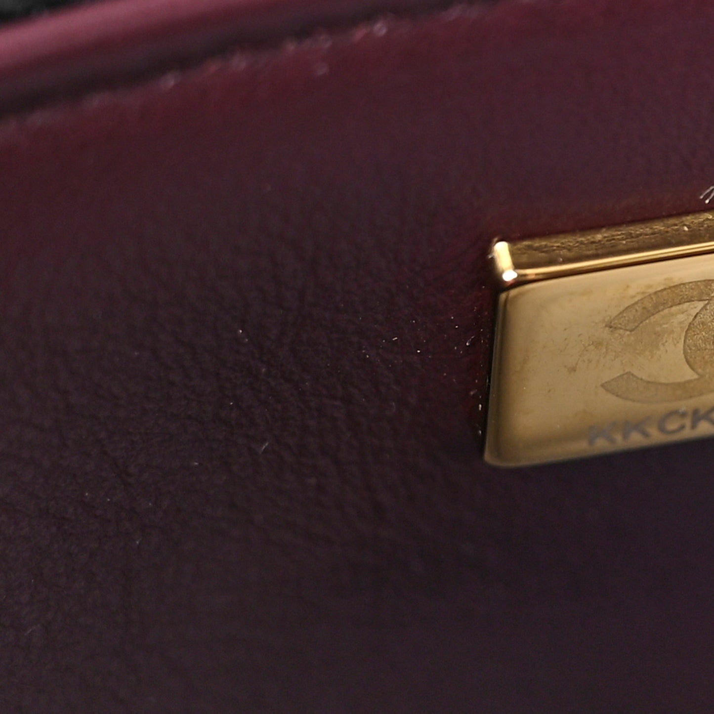 Caviar Quilted Small Top Handle Vanity Case With Chain Black