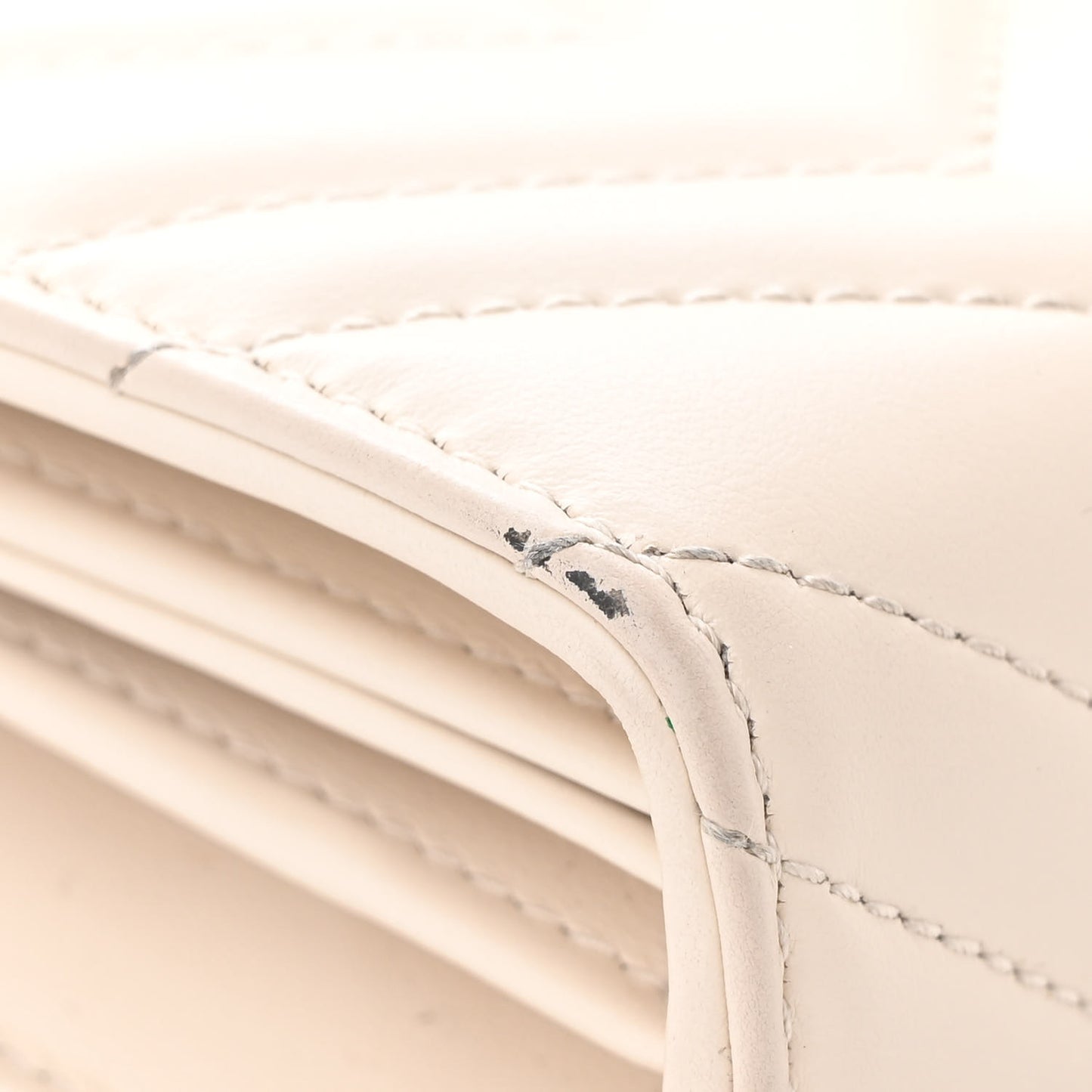 Calfskin Matelasse GG Marmont Chain Wallet Mystic White