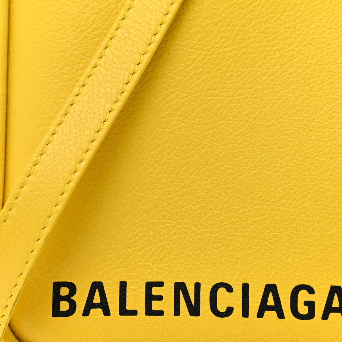 Shiny Day Calfskin Logo XS Triangle Duffle Jaune Black