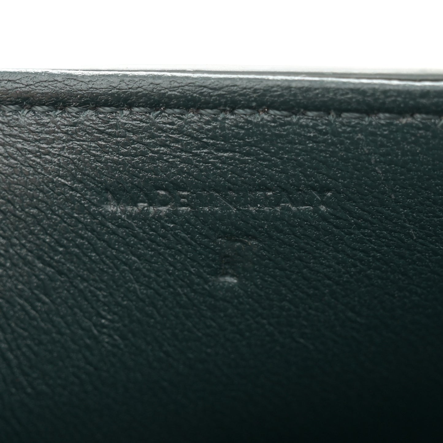 Shiny Calfskin Medium Chain Maillon Triomphe Amazone