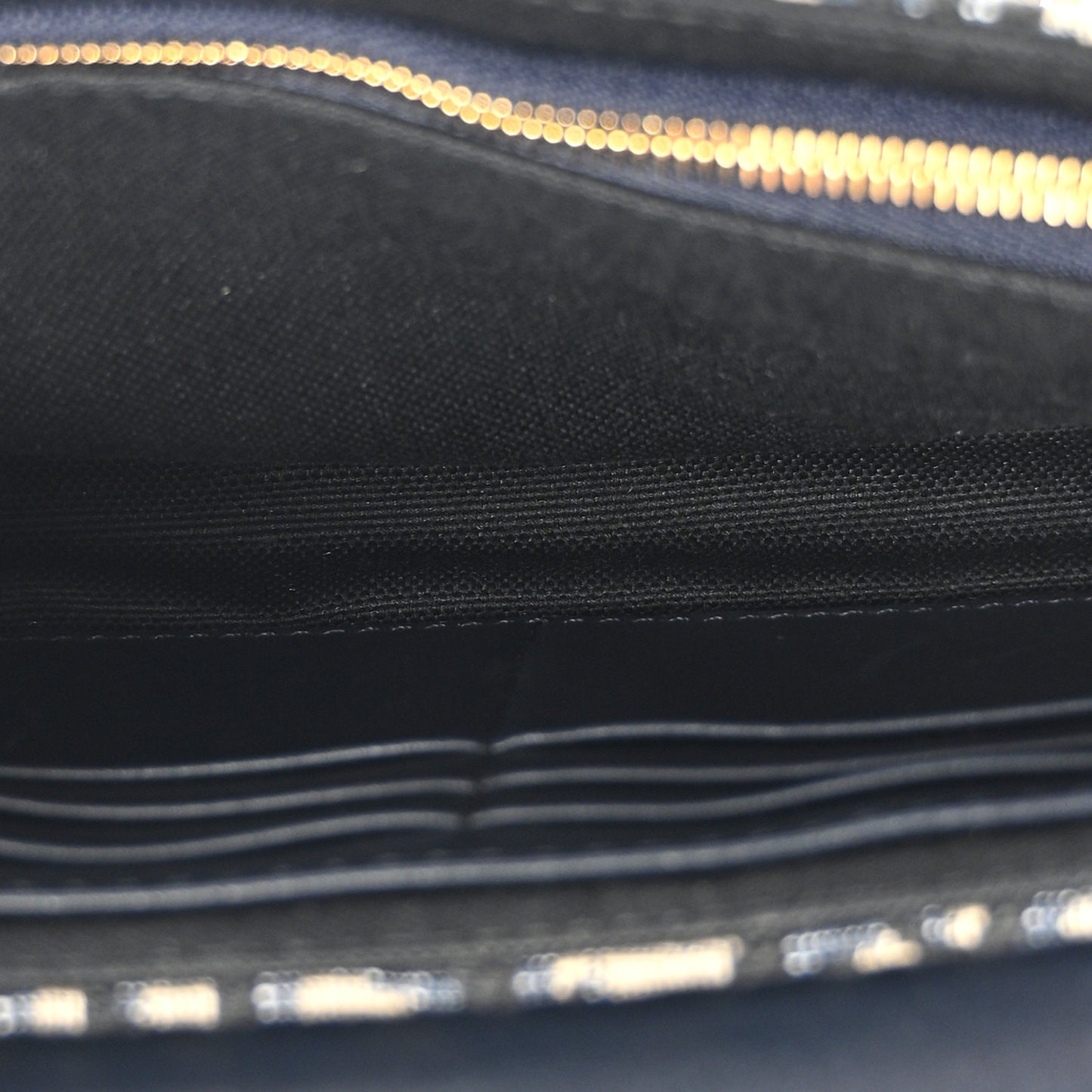 Oblique Smooth Calfskin Medium Saddle Pouch With Chain Blue